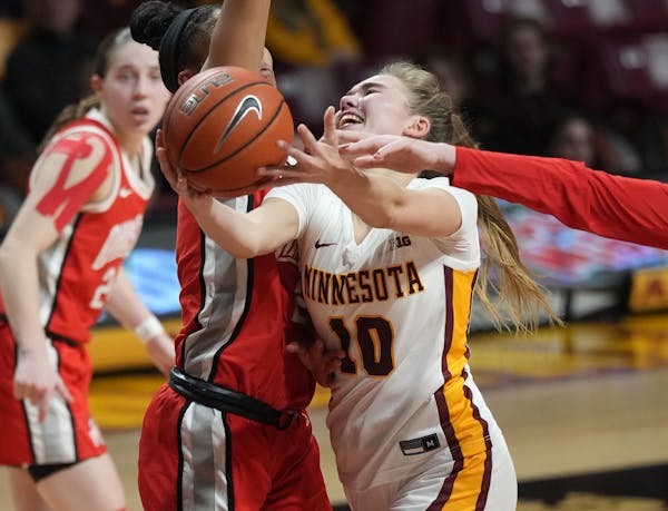 Gophers guard Mara Braun (10) worked to get off a shot in Saturday’s loss to Ohio State. Braun and the Gophers play Rutgers on Thursday night at Wil