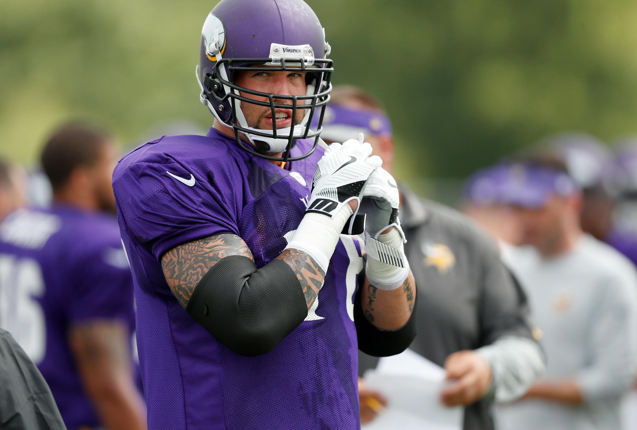 Vikings guard Alex Boone