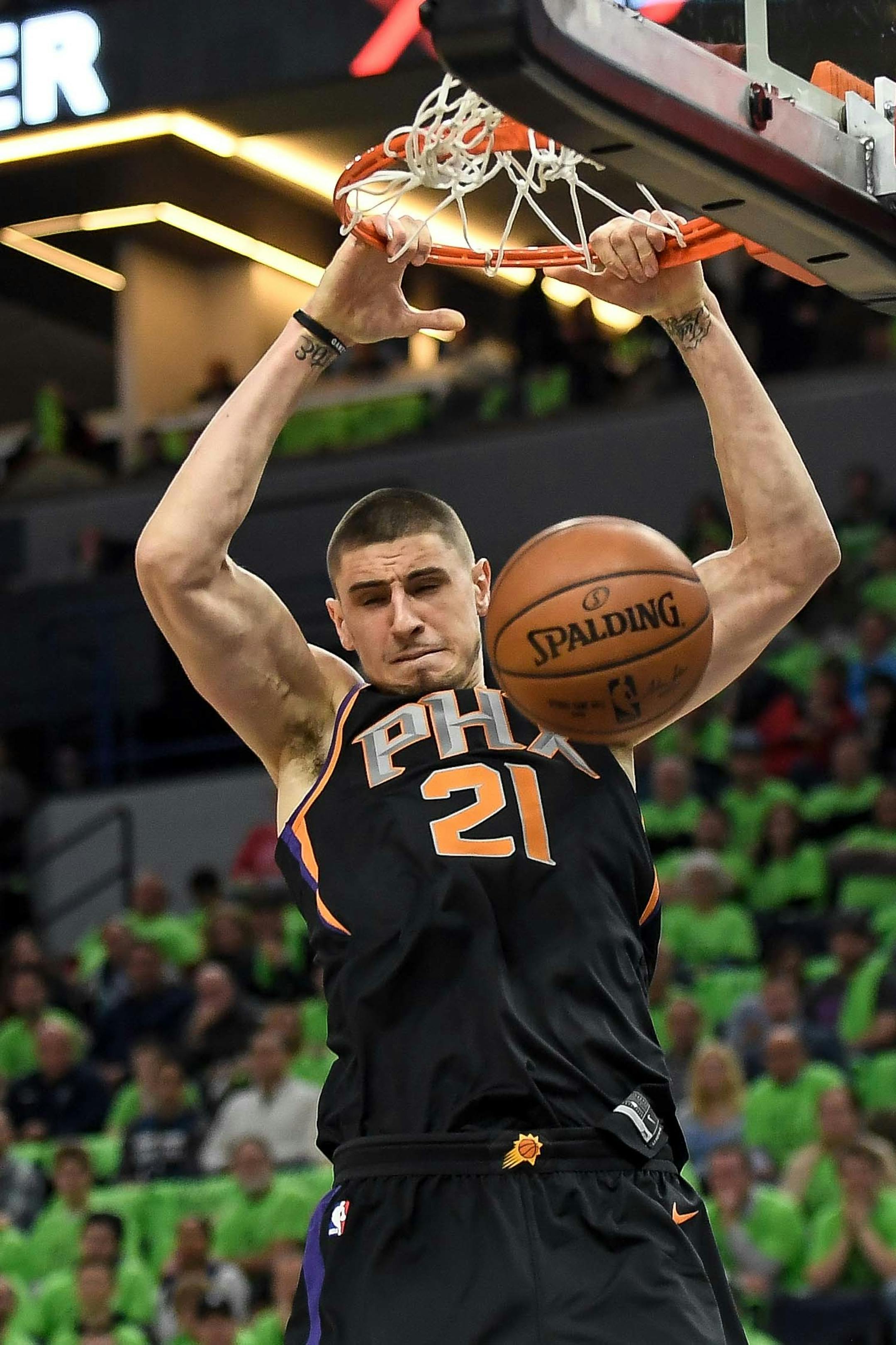 Phoenix Suns center Alex Len (21) dunked the ball in the first half against the Minnesota Timberwolves. ] AARON LAVINSKY ï aaron.lavinsky@startribune.com The Minnesota Timberwolves played the Phoenix Suns on Saturday, Dec. 16, 2017 at Target Center in Minneapolis, Minn.