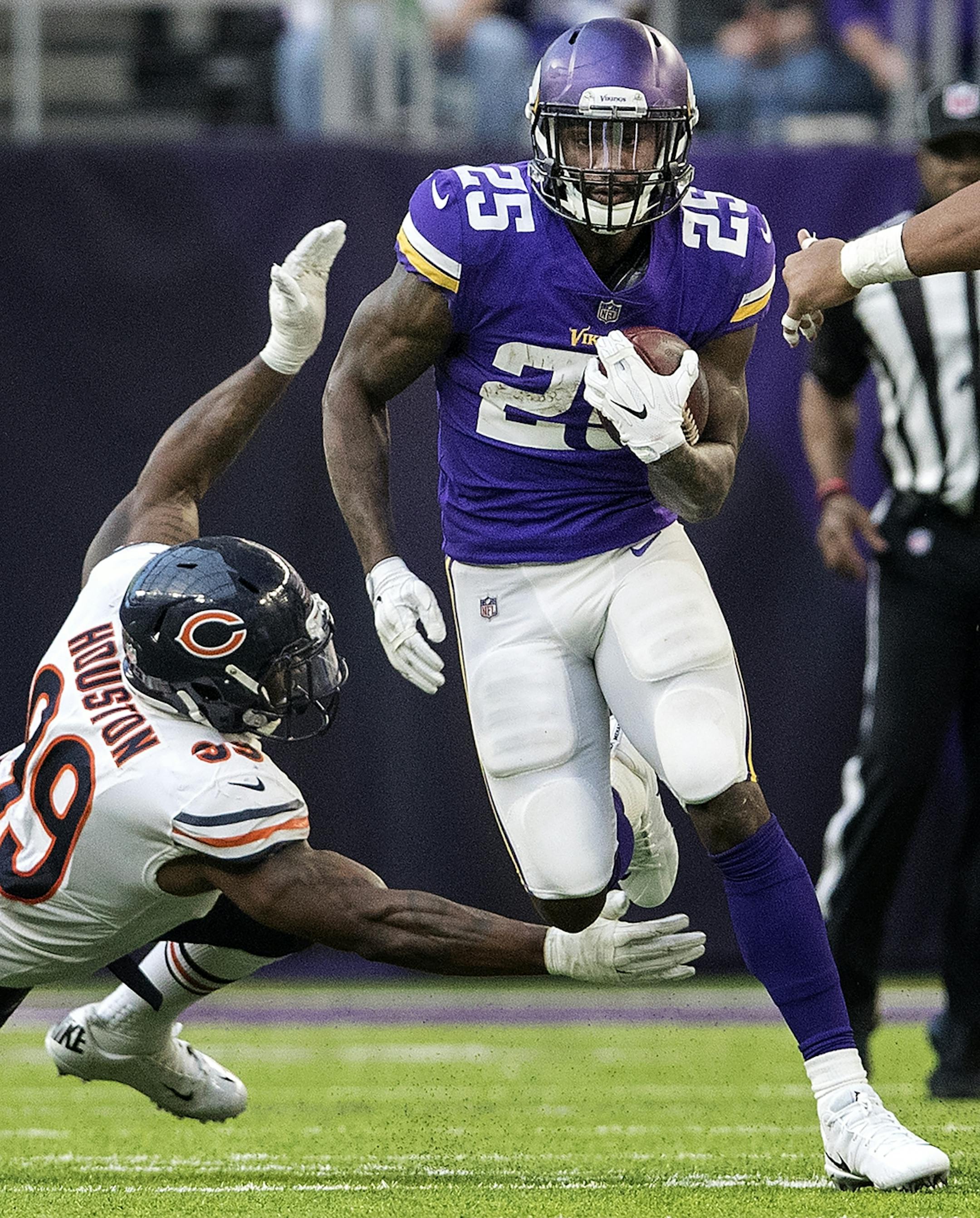 Vikings running back Latavius Murray (25) in the third quarter.