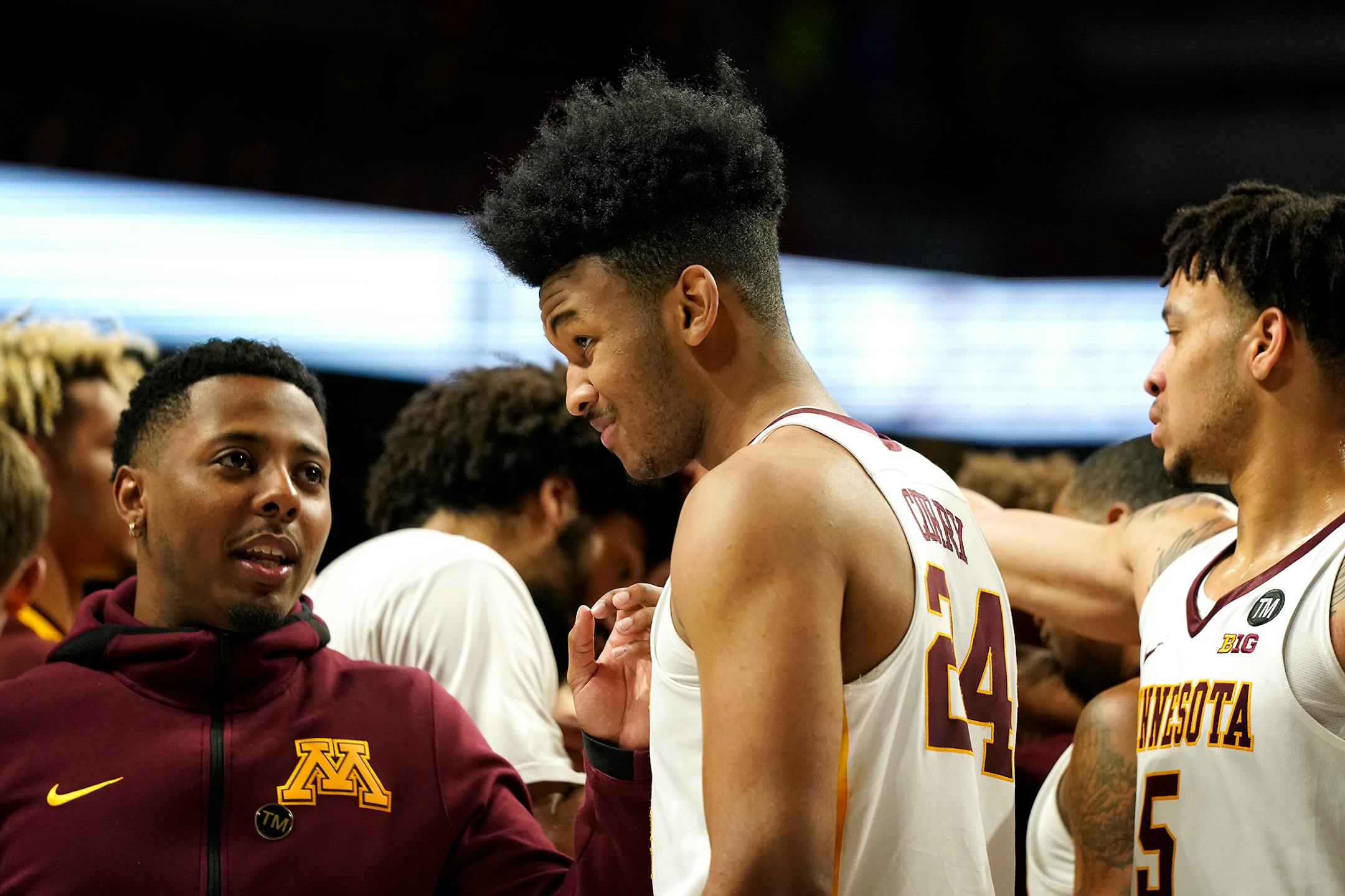 When Eric Curry entered the game Dec. 30, the sophomore had a big smile on his face. He was thinking about his mom, who predicted the standing ovation after helping him through nearly two years of knee rehab.
