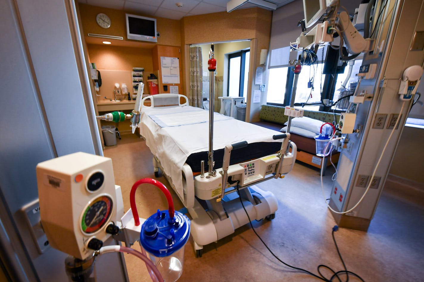 A new report finds that operating margins slipped a bit in 2018 for hospitals in Minnesota, a finding that a trade group says highlights financial challenges for the sector. (Staff photo by Glen Stubbe.) ORG XMIT: MIN1612131253140634