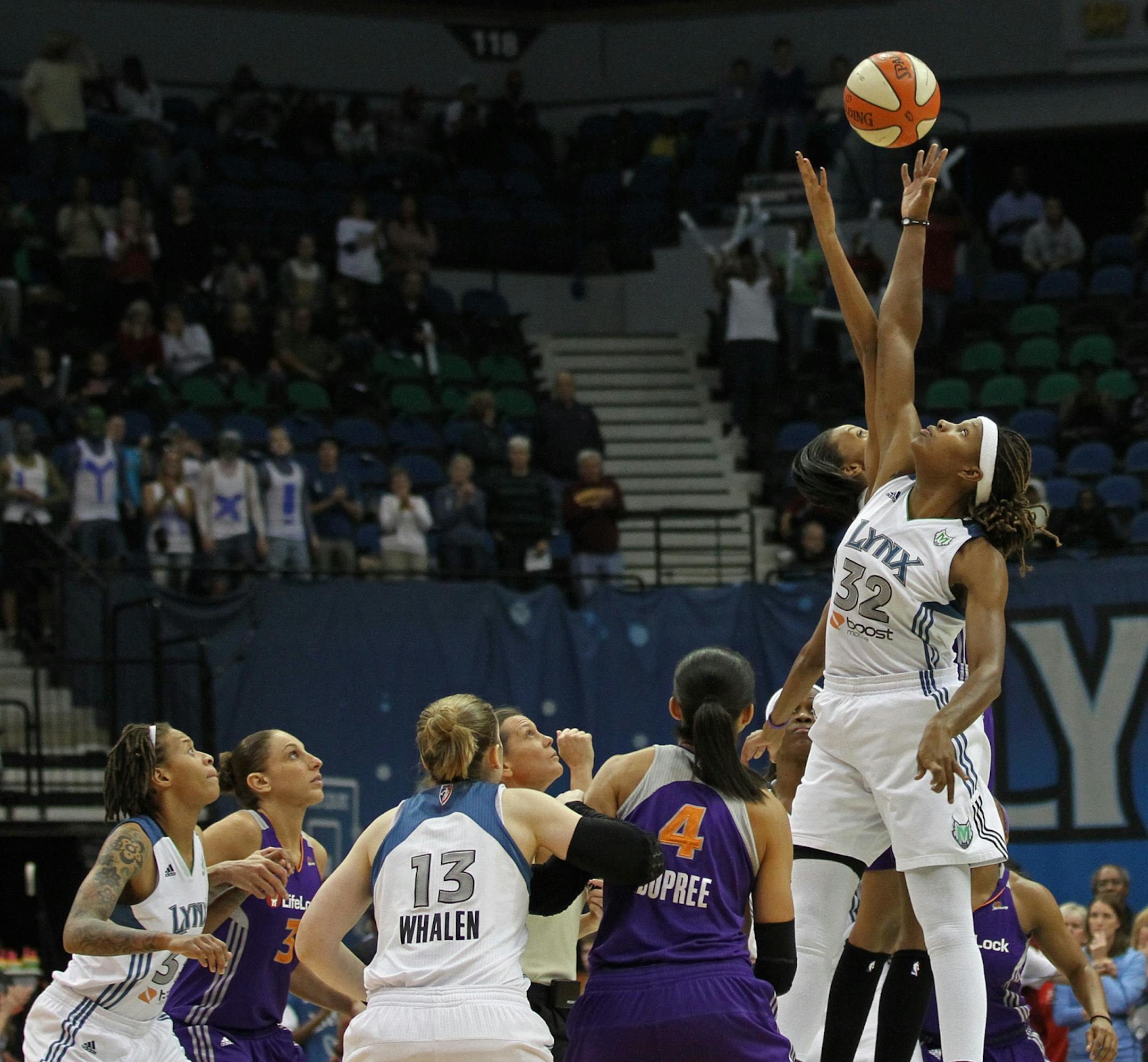 Rebekka Brunson (32)