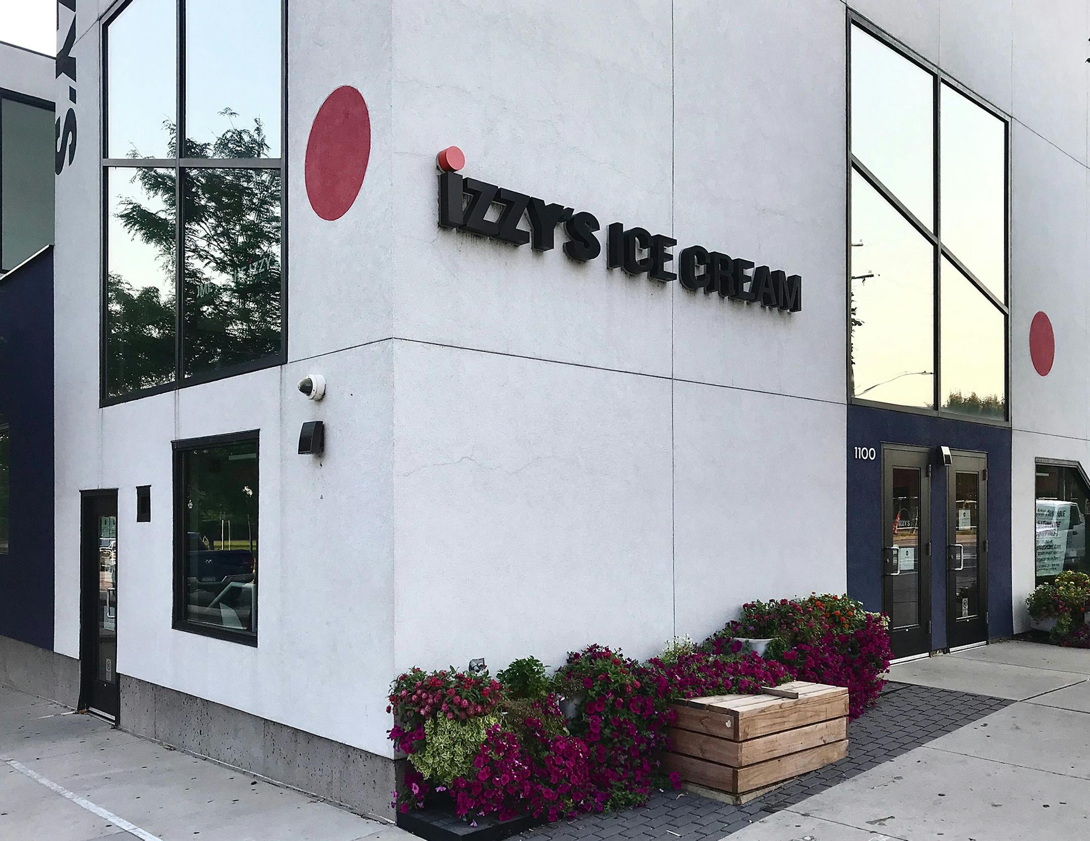 Izzy's will close its Minneapolis ice cream shop on Aug. 31.