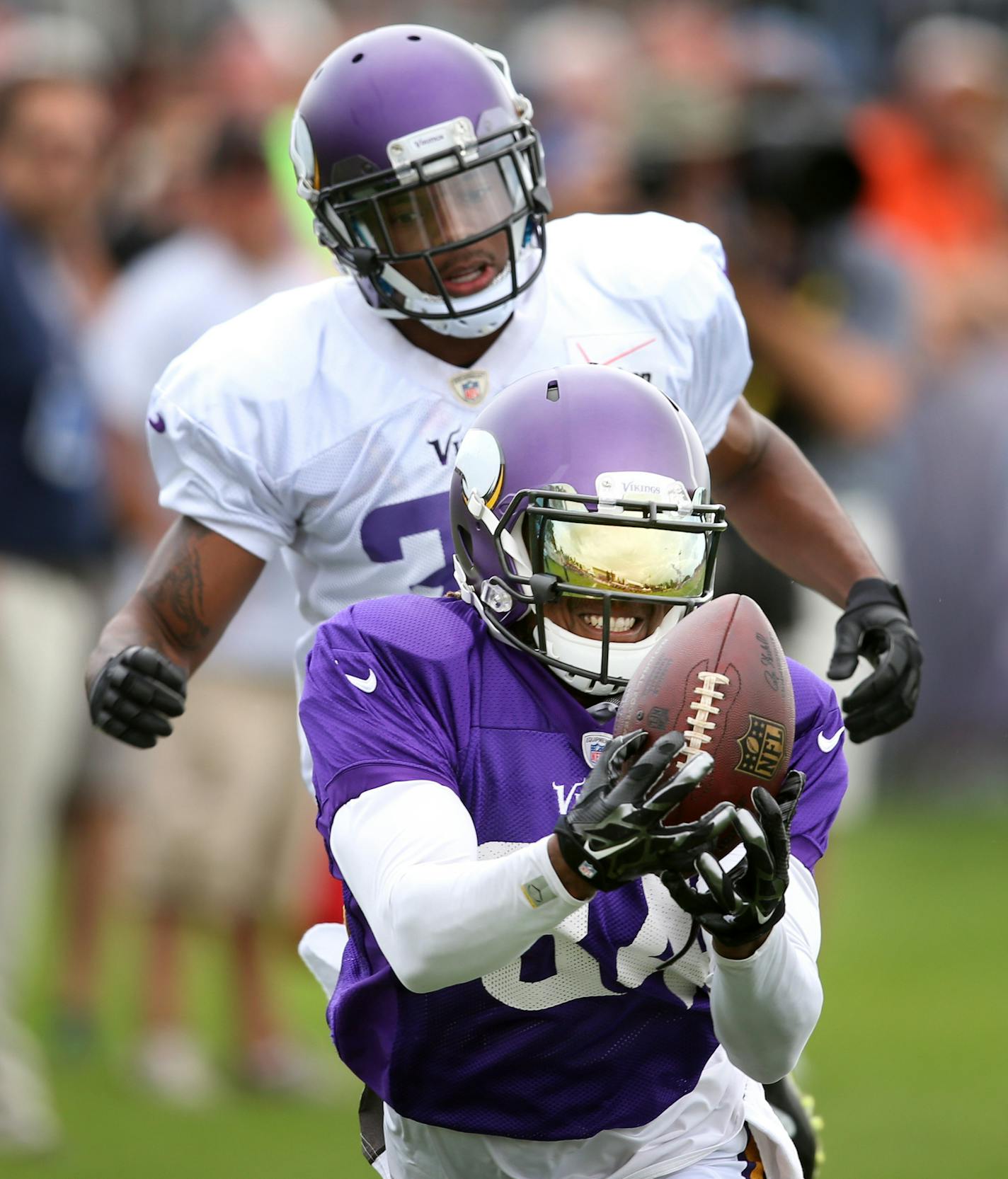 Cordarrelle Patterson missed a catch as Josh Thomas played good defense during Vikings training camp at Minnesota State University Mankato Tuesday July 28, 2015 in Mankato, MN. ] Jerry Holt/ Jerry.Holt@Startribune.com