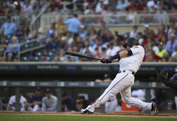 Minnesota Twins second baseman Brian Dozier hit a solo homer in the first inning to tie the game 1-1.