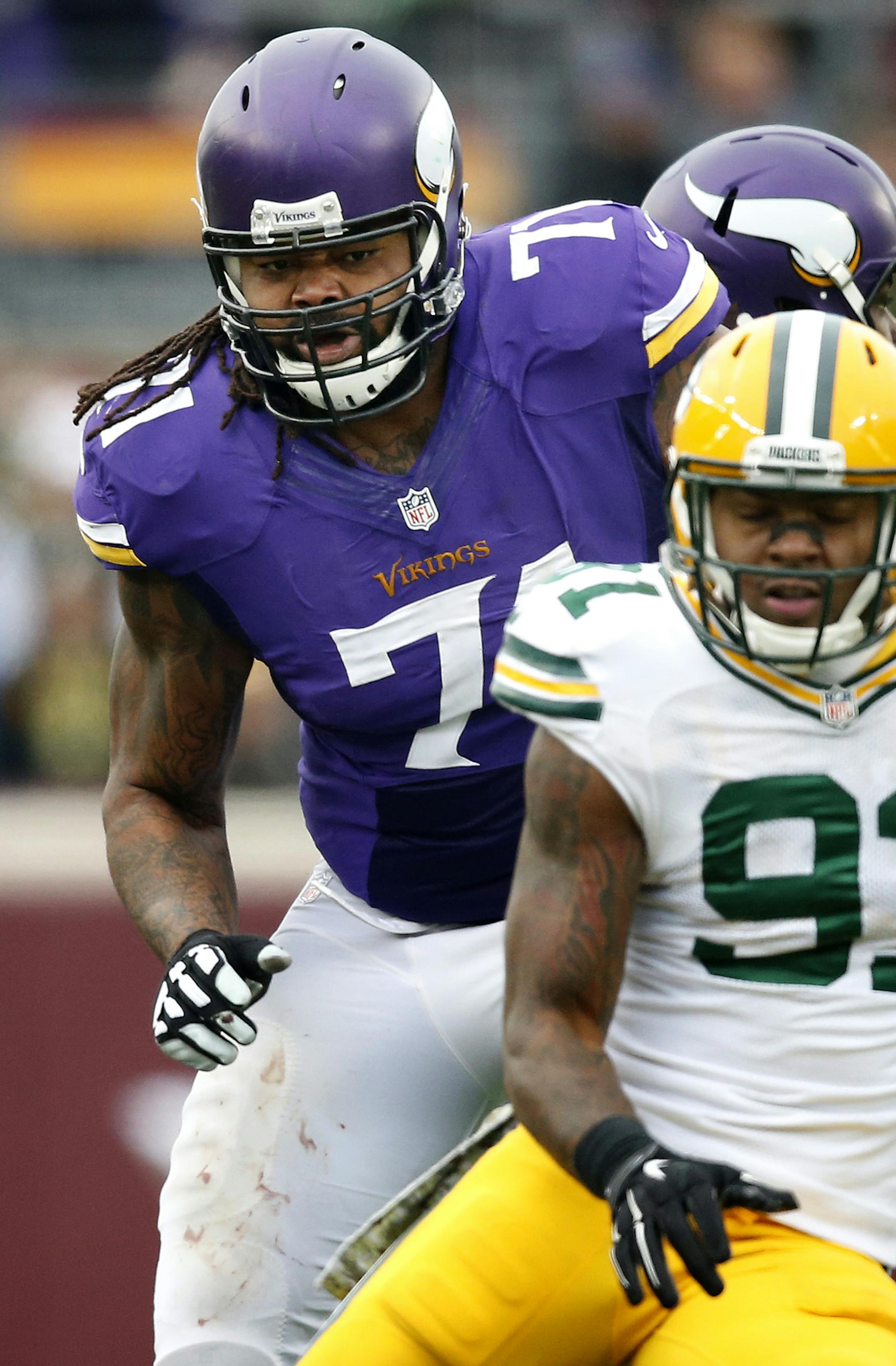 Minnesota Vikings offensive lineman Phil Loadholt (71). ] CARLOS GONZALEZ cgonzalez@startribune.com - November 23, 2014, Minneapolis, Minn., TCF Bank Stadium, NFL, Minnesota Vikings vs. Green Bay Packers