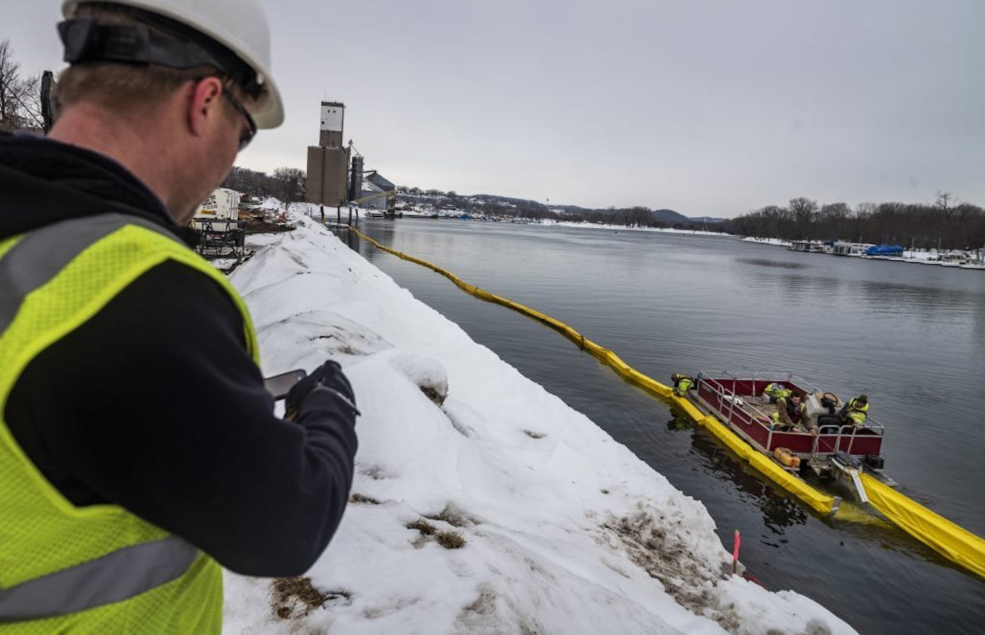 In an effort to get ahead of any possible flooding, extra work crews have been added to the Hwy. 63 bridge construction project from Red Wing to Wisconsin, and workers on Red Wing's Levee Park project are working longer shifts to add sheet piling.