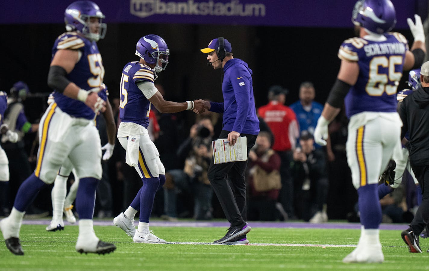 Vikings head coach Kevin O'Connell shook Minnesota Vikings quarterback Joshua Dobbs (15) hands after he threw a fourth quarter touchdown Monday November 27,2023 in, Minneapolis, Minn. ] JERRY HOLT • jerry.holt@startribune.com