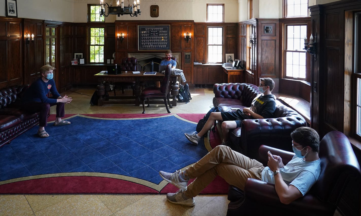 From left, Jacques Frank-Loron, Ethan Dorn, Joel Nielsen and Will Toth gathered in the great room. ] Shari L. Gross ¥ shari.gross@startribune.com The Beta Theta Pi fraternity at the Univeristy of Minnesota is starting the year at sixty percent capacity. The COVID-19 pandemic has upended Greek life at the University of Minnesota. Fraternities and sororities are under social moratoriums, meaning no parties or exchanges with other houses. Chapters are limiting how many members can live in their hou