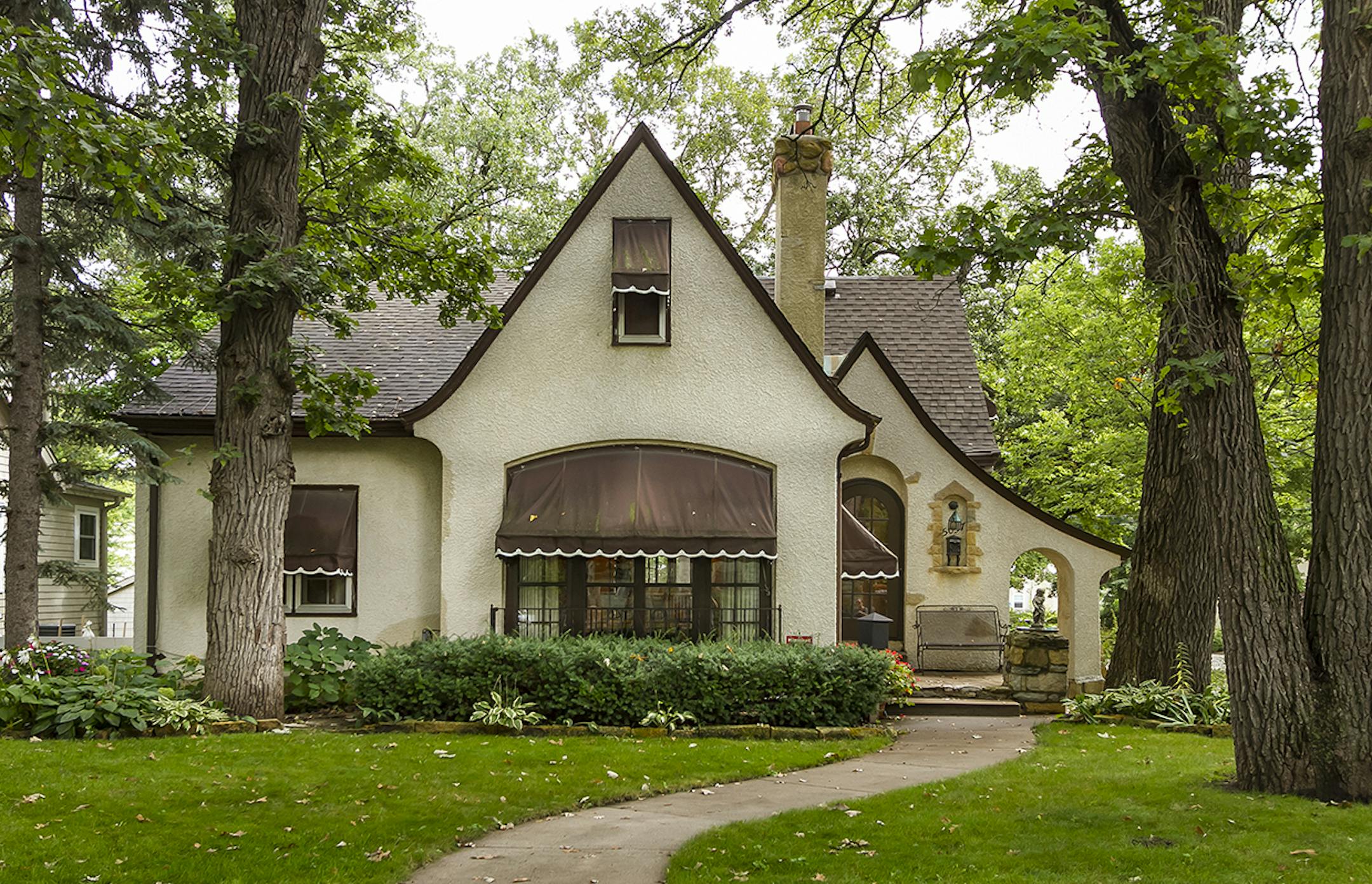 Minneapolis
Built in 1926, this three-bedroom, three-bath house located in the Fulton neighborhood has 2,225 square feet and features a sunken living room with barreled ceiling, a fireplace, updated kitchen, full finished basement, deck and one-car detached garage. Listed by Kris Waggoner, Edina Realty, 612-965-3655.