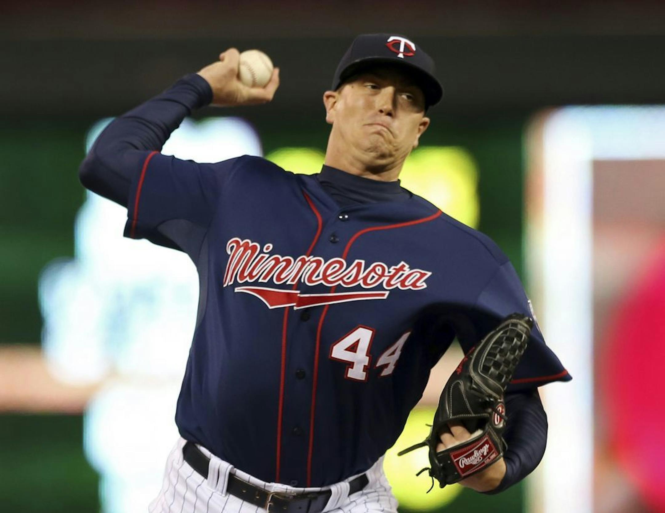 Minnesota Twins pitcher Kyle Gibson throws against the Arizona Diamondbacks in the first inning of a baseball game, Tuesday, Sept. 23, 2014, in Minneapolis.