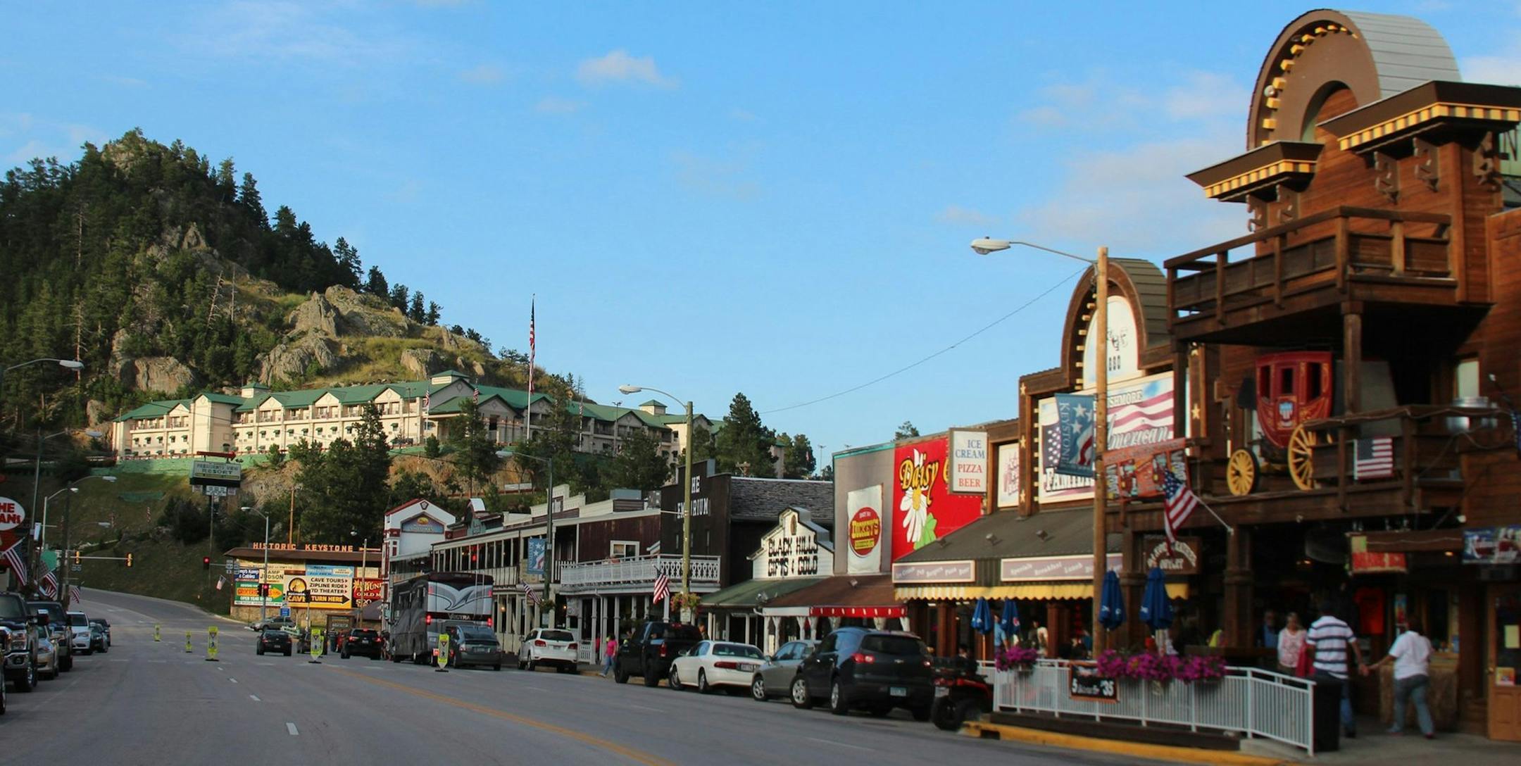 Downtown Keystone, South Dakota, on an early fall evening. It is two miles from Mount Rushmore. (Ellen Creager/Detroit Free Press/MCT) ORG XMIT: 1157519