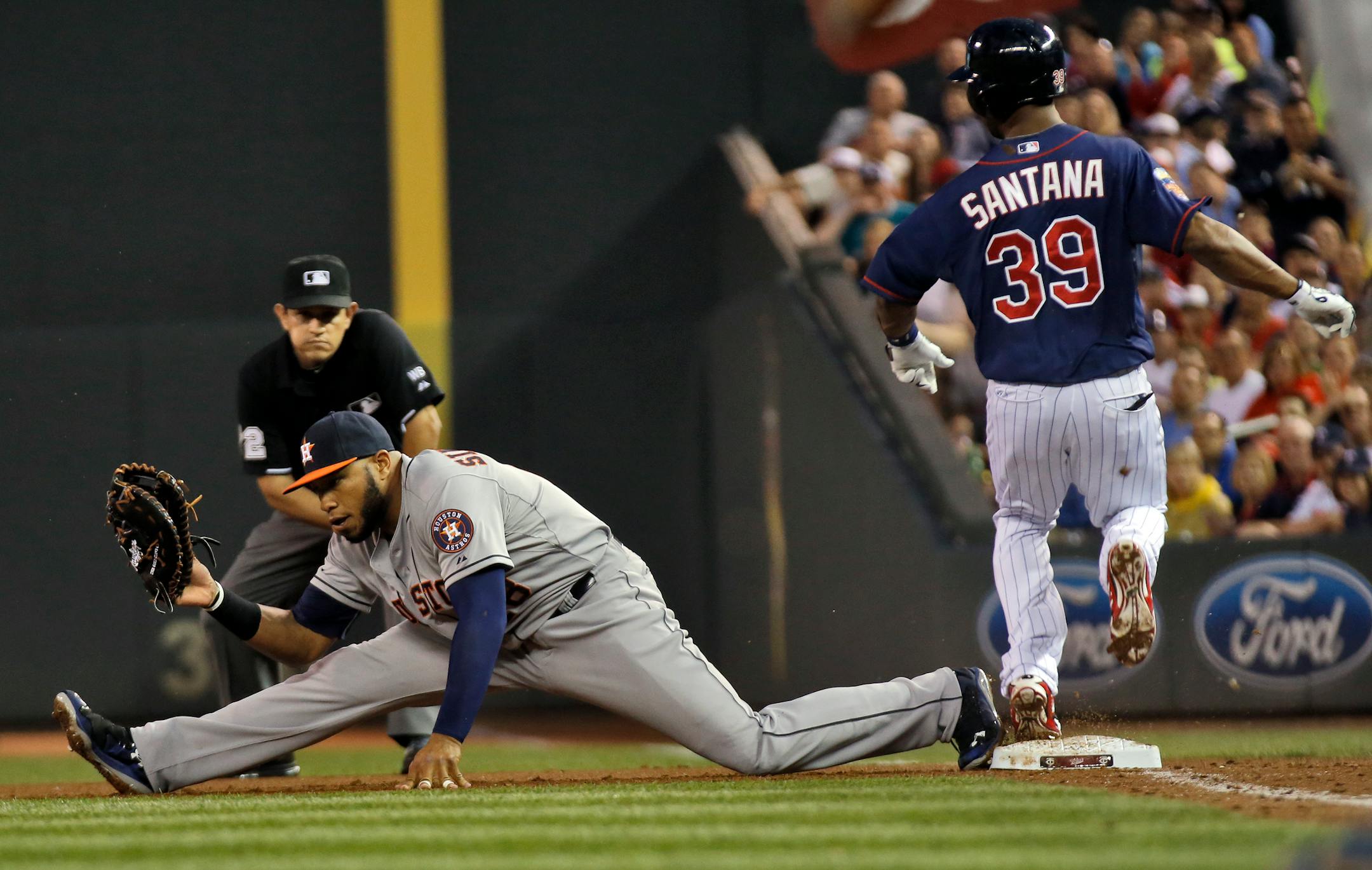 Danny Santana was out at first on a stretch by Houston first baseman Jon Singleton in 3rd inning action.