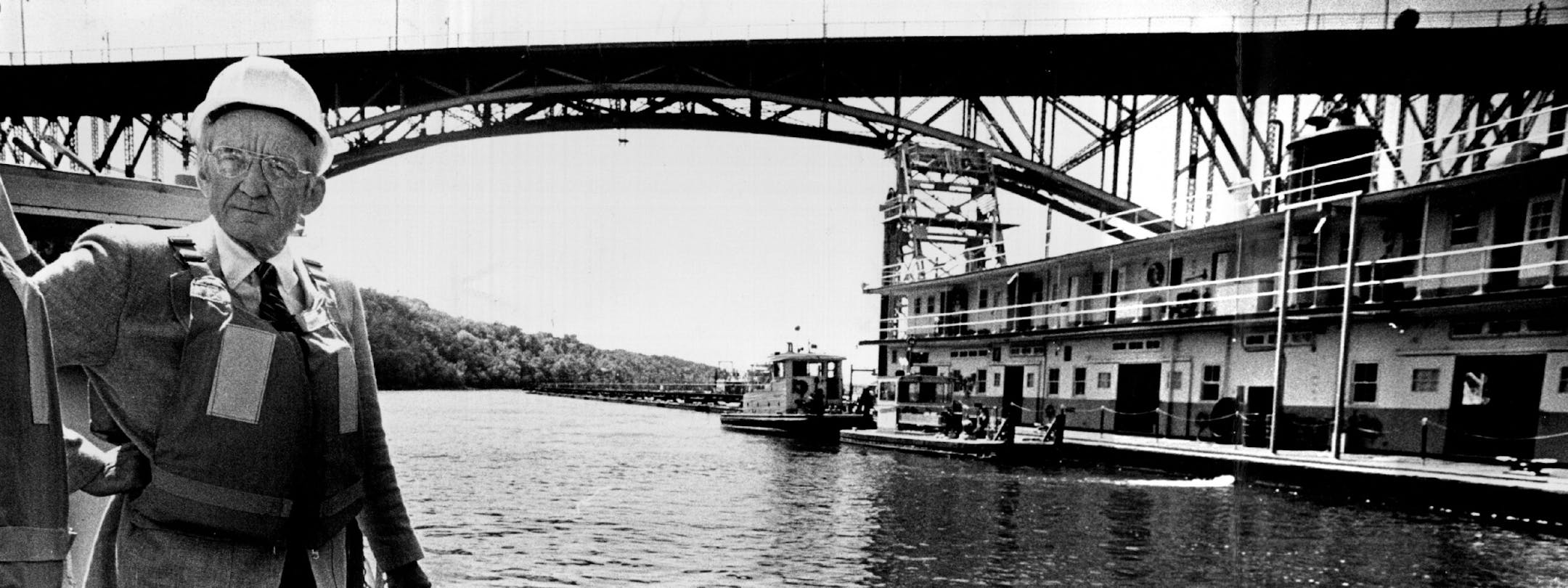 July 28, 1982 Judge Miles Lord inspected the dredging operation from a motor launch. July 27, 1982 Darlene Pfister, Minneapolis Star Tribune