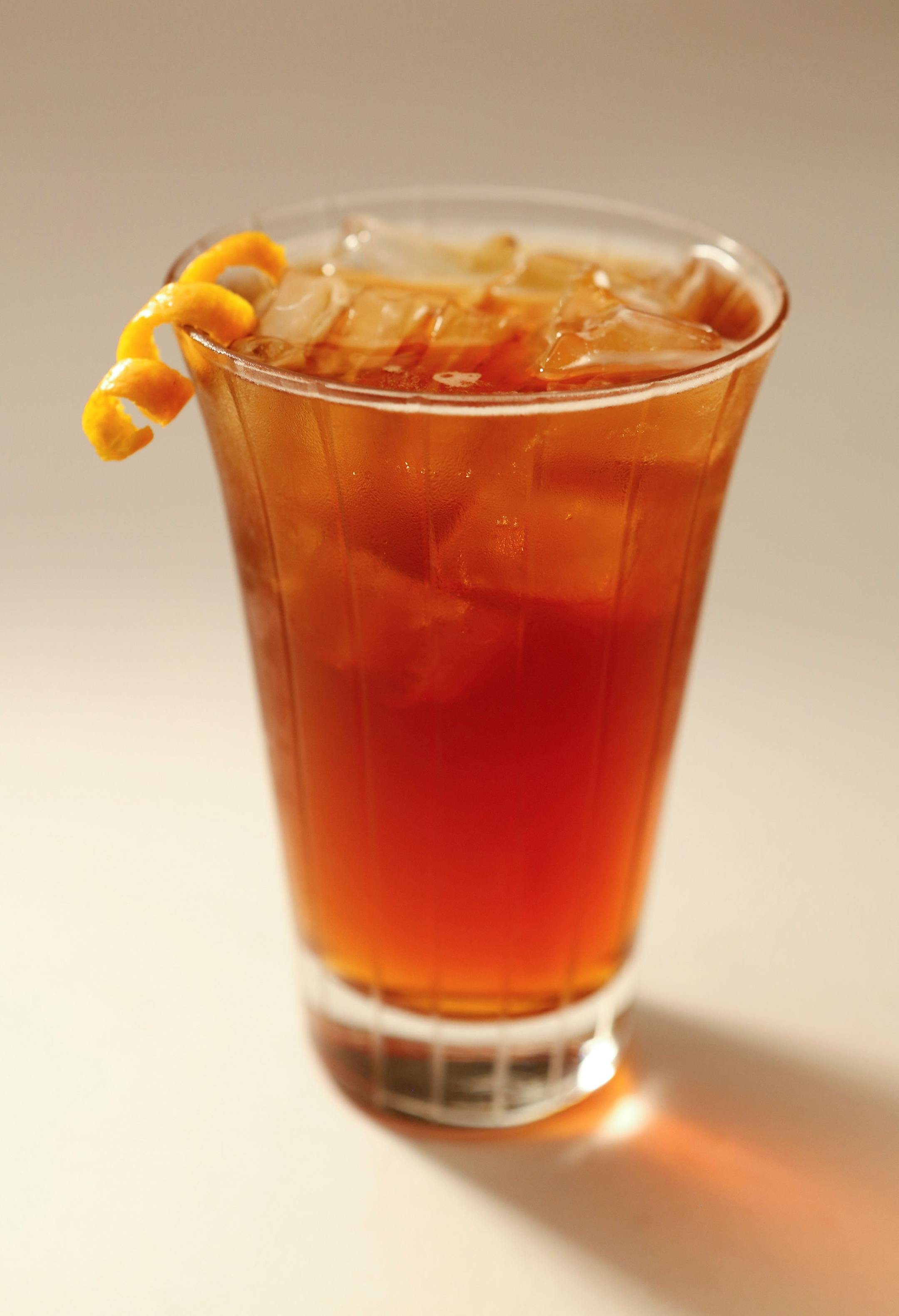 Saucy pumpkin cocktail, for the adults. (Anne Cusack/Los Angeles Times/MCT) ORG XMIT: 1159167