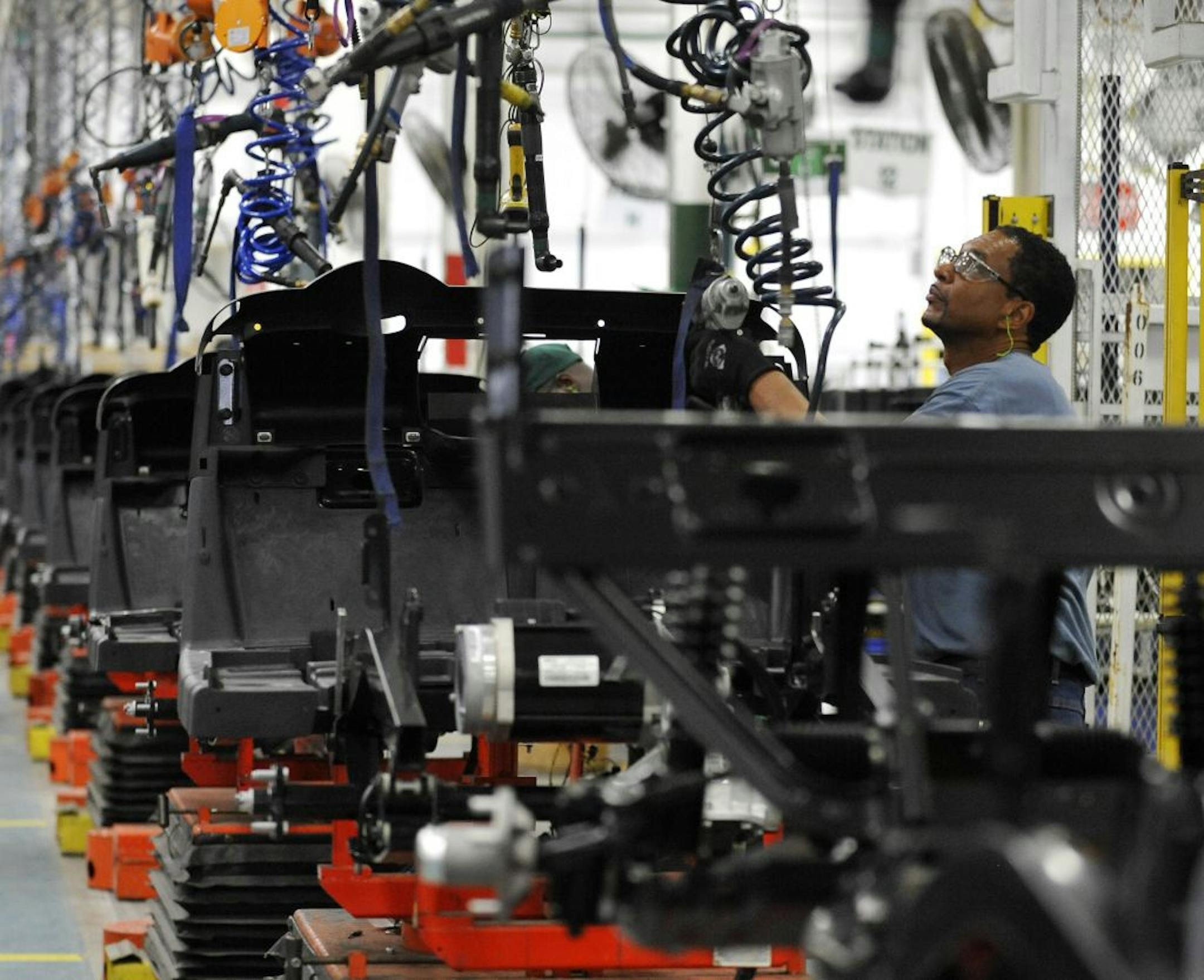 U.S. manufacturing activity shrank for the third straight month in August as new orders and production fell.