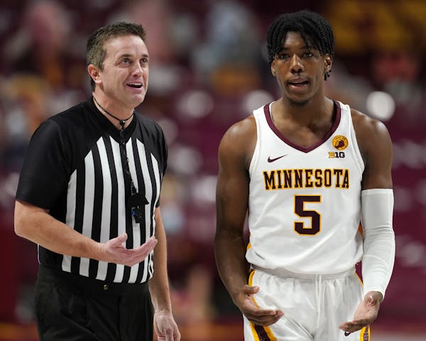 Minnesota guard Marcus Carr (5) plead his case with an official in the second half. ] ANTHONY SOUFFLE • anthony.souffle@startribune.com