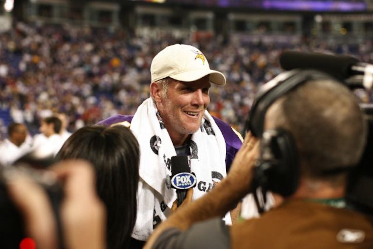 Brett was Vintage Favre on Sunday, providing thrills and chills -- for both teams -- until the very end.