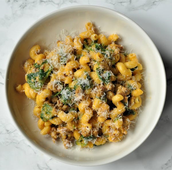 One-Pan Creamy Pumpkin, Sausage and Spinach Pasta
