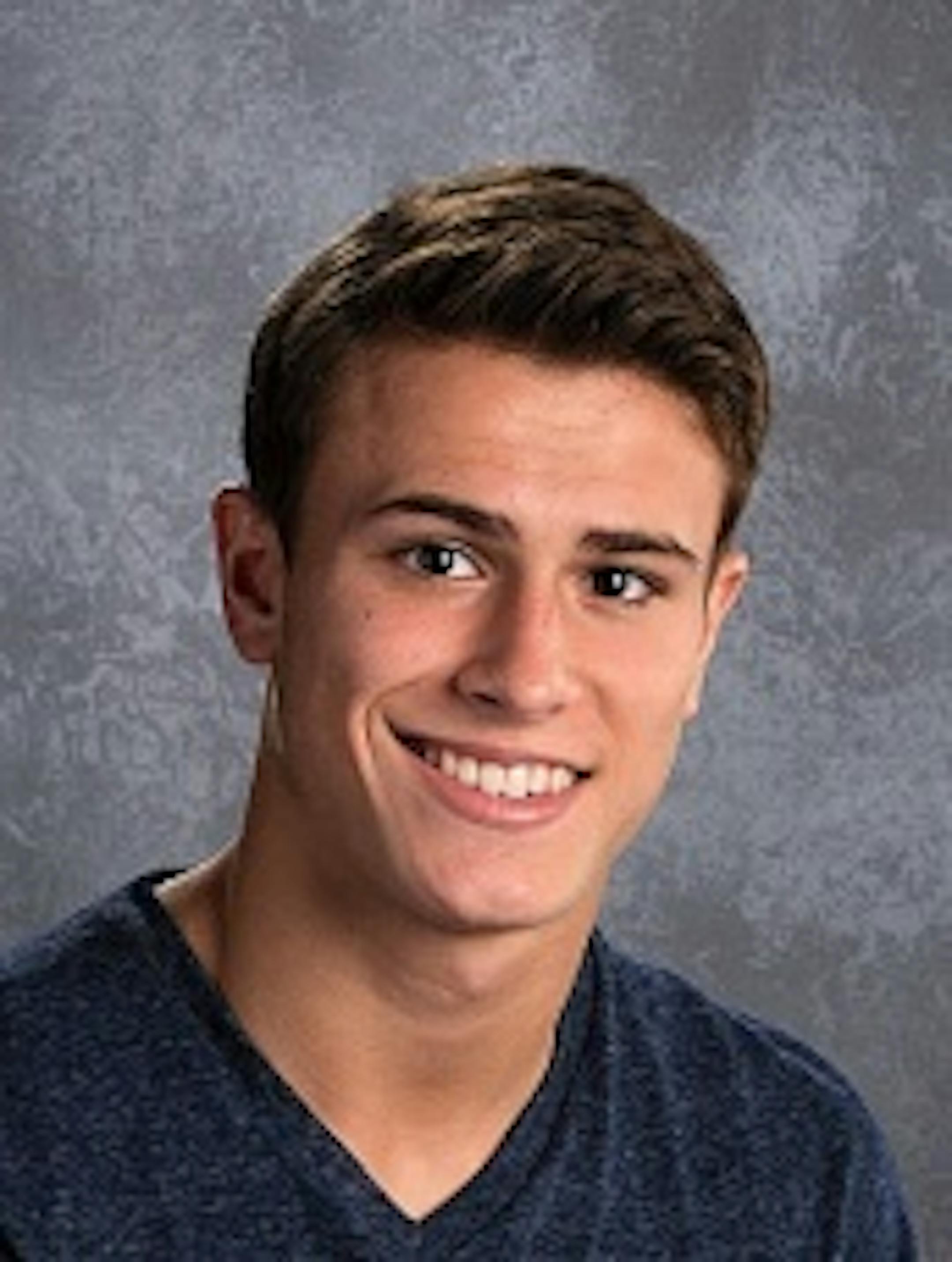 Gabe Dertinger, Becker football, sr., 2015-16