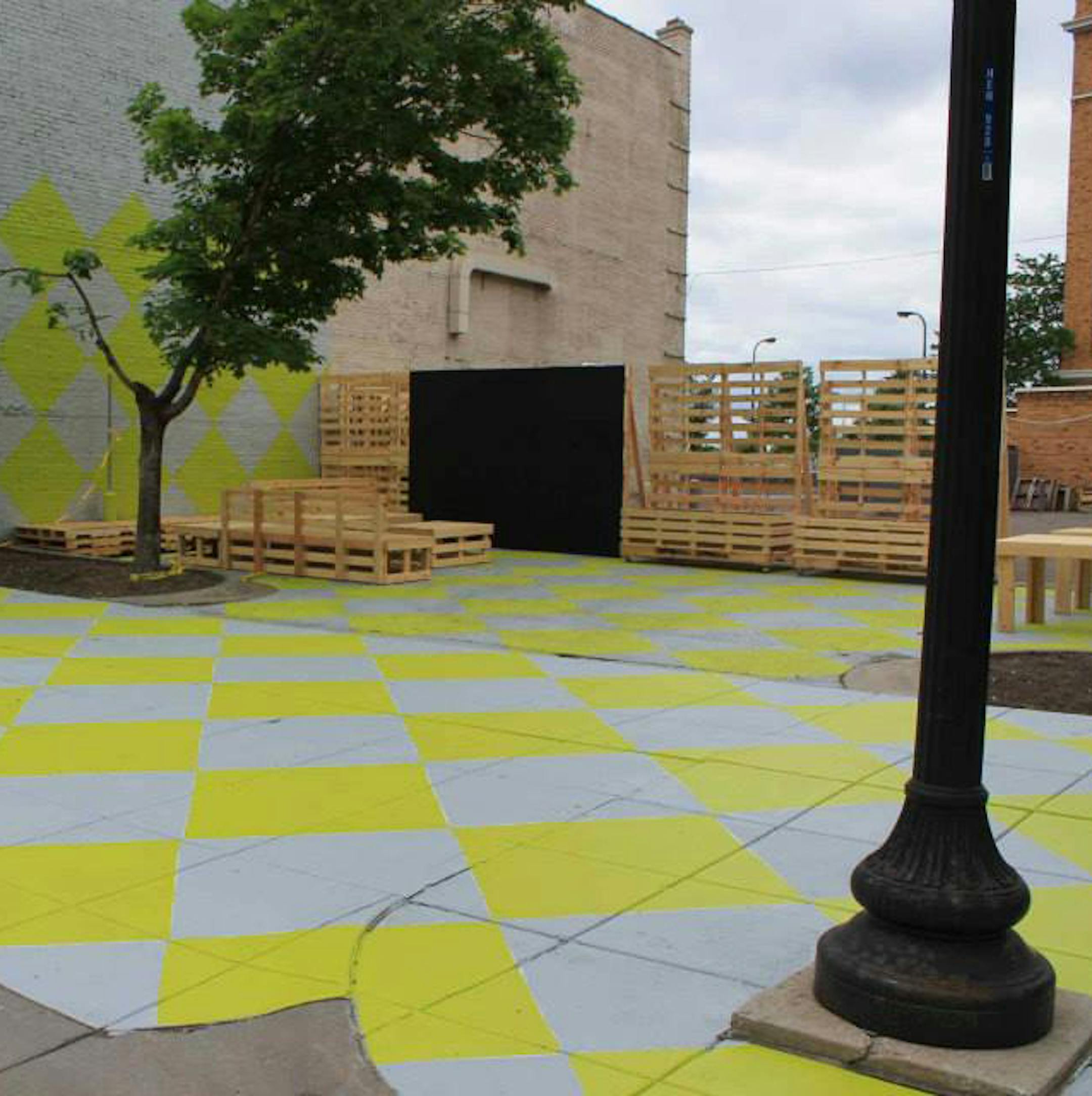 A parklot off Hennepin Avenue in Minneapolis. ORG XMIT: MIN1406281149475248