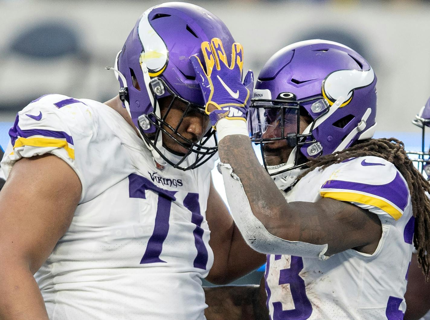 Christian Darrisaw (71) and Dalvin Cook (33) of the Minnesota Vikings celebrates a Cook touchdown in the fourth quarter Sunday, Nov. 14, 2021 at SoFi Stadium in Inglewood, Calif. ] CARLOS GONZALEZ • cgonzalez@startribune.com