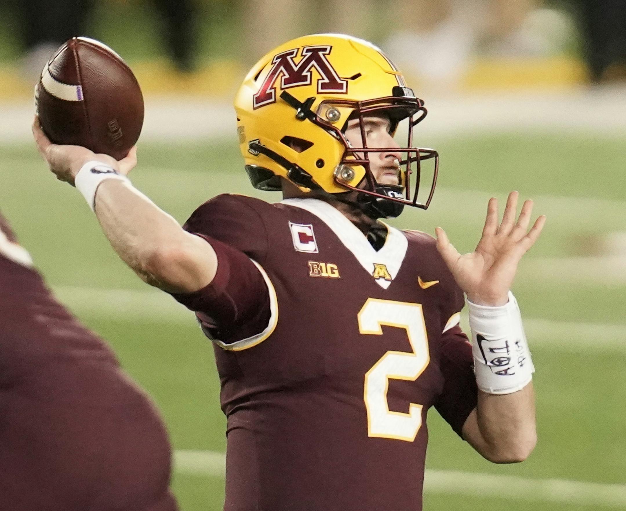 Minnesota Gophers quarterback Tanner Morgan (2) threw an incomplete pass in the fourth quarter. ] Mark Vancleave Ð The Minnesota Gophers played the Iowa Hawkeyes on Friday, Nov. 13, 2020 at TCF Bank Stadium in Minneapolis.