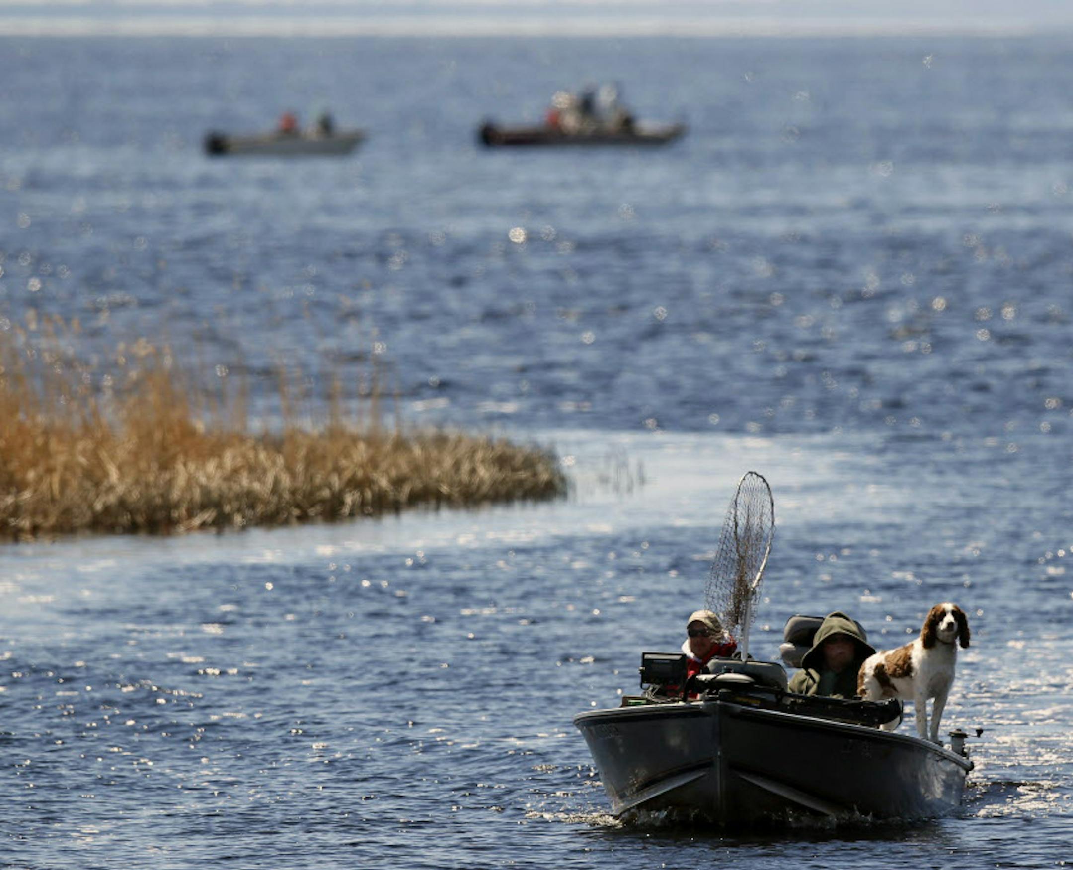 Fishermen on Red Lake. ] Big Bog Rec. Area; Red Lake or Surrounding Woods. brian.peterson@startribune.com
Washkish, MN 9/26/16 ORG XMIT: MIN1609261640010368