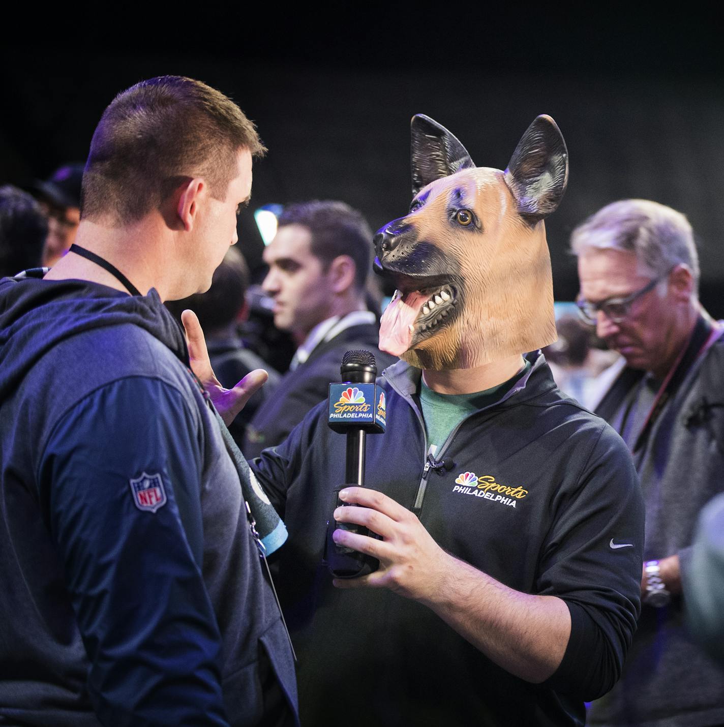 A Philadephia television stations interviews people on the floor. ] LEILA NAVIDI &#xef; leila.navidi@startribune.com BACKGROUND INFORMATION: The New England Patriots and the Philadelphia Eagles attend Super Bowl Opening Night at Xcel Energy Center in St. Paul on Monday, January 29, 2018.