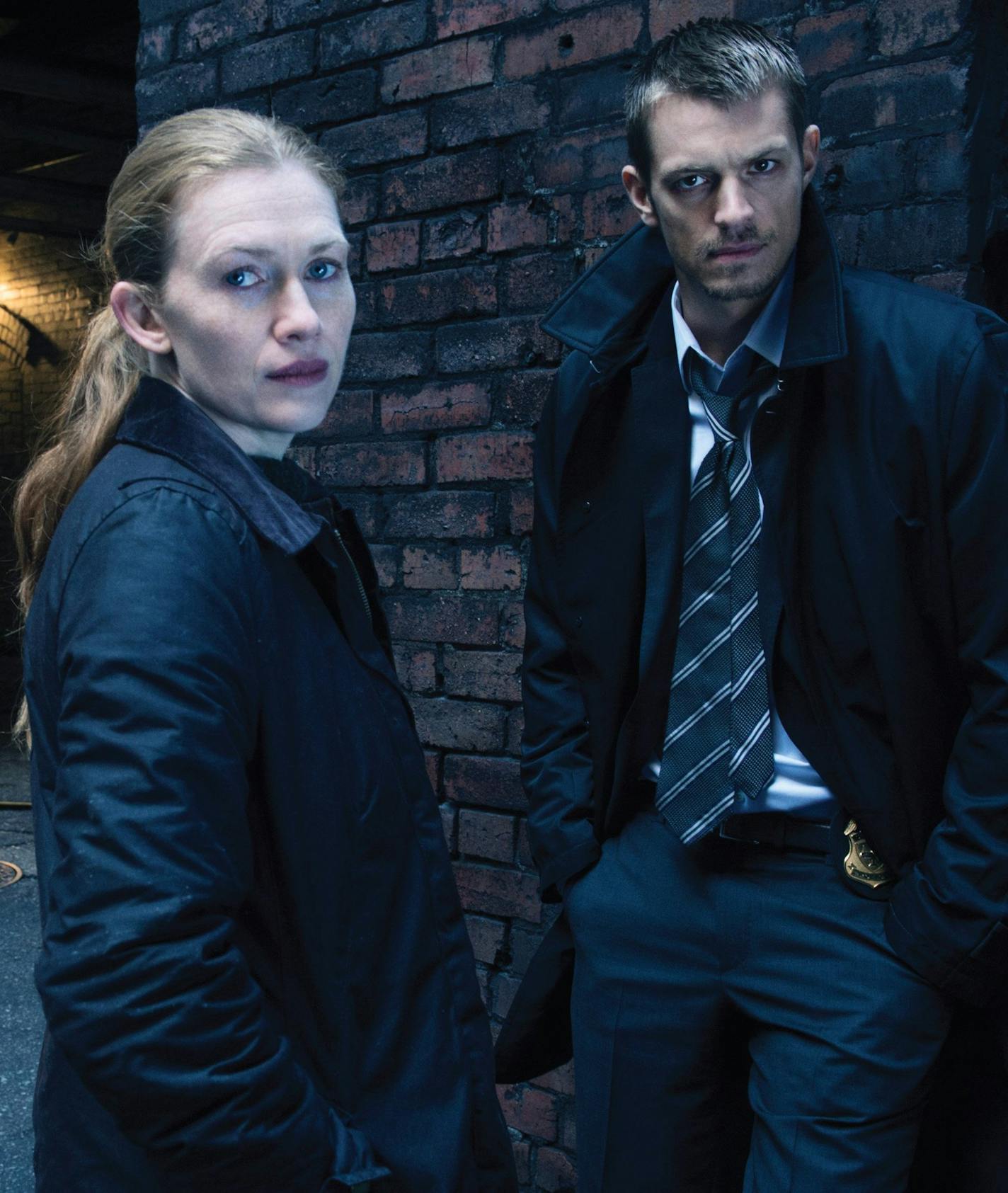 Sarah Linden (Mireille Enos, left) and Stephen Holder (Joel Kinnaman) star in AMC's, "The Killing," Season 3. (Frank Ockenfels/Courtesy AMC/MCT) ORG XMIT: 1139285 ORG XMIT: MIN1305291107310238 ORG XMIT: MIN1305301600150600