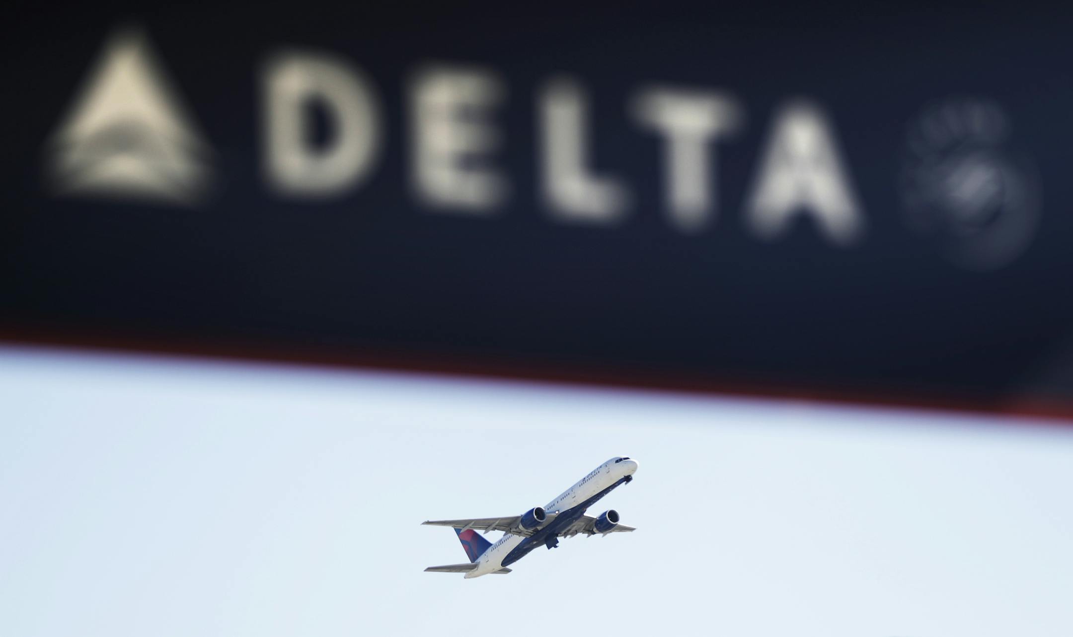 Delta Air Lines is letting employees offer customers almost $10,000 in compensation to give up seats on overbooked flights.