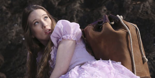 ONCE UPON A TIME IN WONDERLAND - "Once Upon a Time in Wonderland" stars Sophie Lowe ("Beautiful Kate") as Alice, Michael Socha ("This Is England") as 