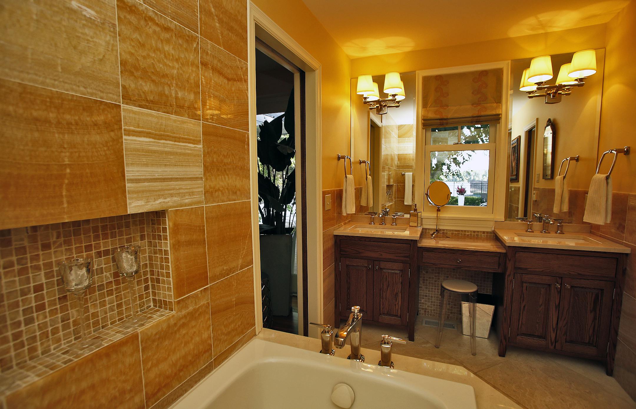 A look at the remodeled home of Jeff McCloskey in Mendota Heights. Master bath. (MARLIN LEVISON/STARTRIBUNE(mlevison@startribune.com