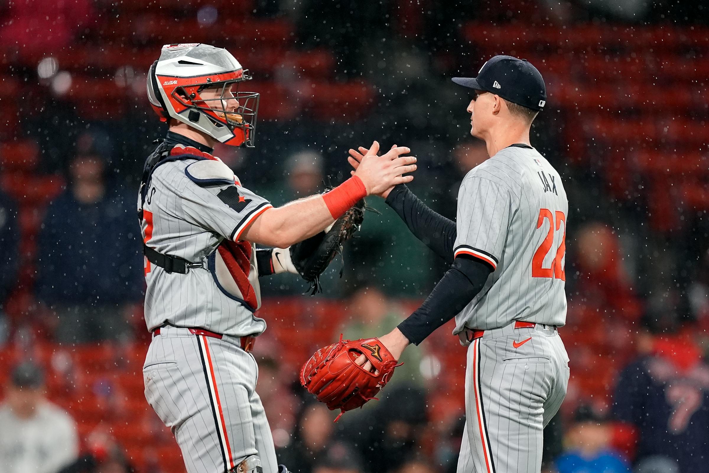 Minesota Twins finally find their offensive in the extra innings and beat the Boston Red Sox 4-2 in 12