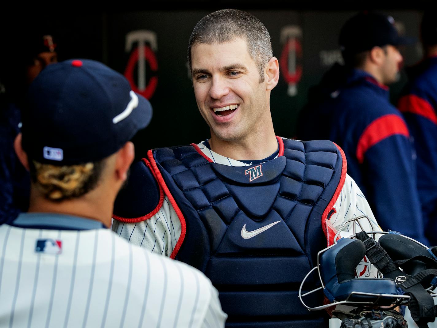 Minnesota Twins Joe Mauer was greeted by teammates after catching one pitch in the ninth inning. ] CARLOS GONZALEZ � cgonzalez@startribune.com � September 30, 2018, Minneapolis, MN, Target Field, MLB, Minnesota Twins vs. Chicago White Sox