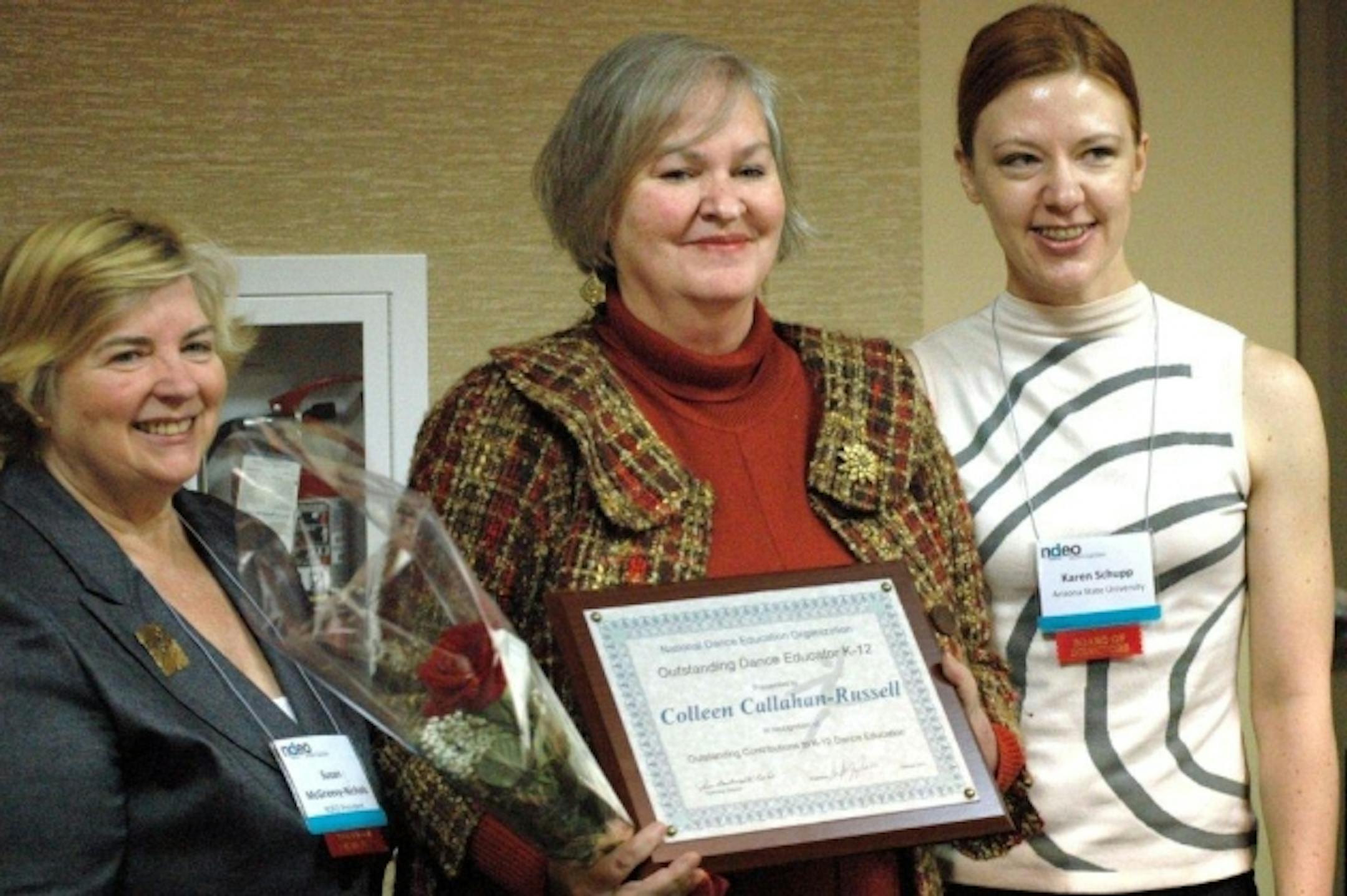 Colleen Callahan-Russell (center)