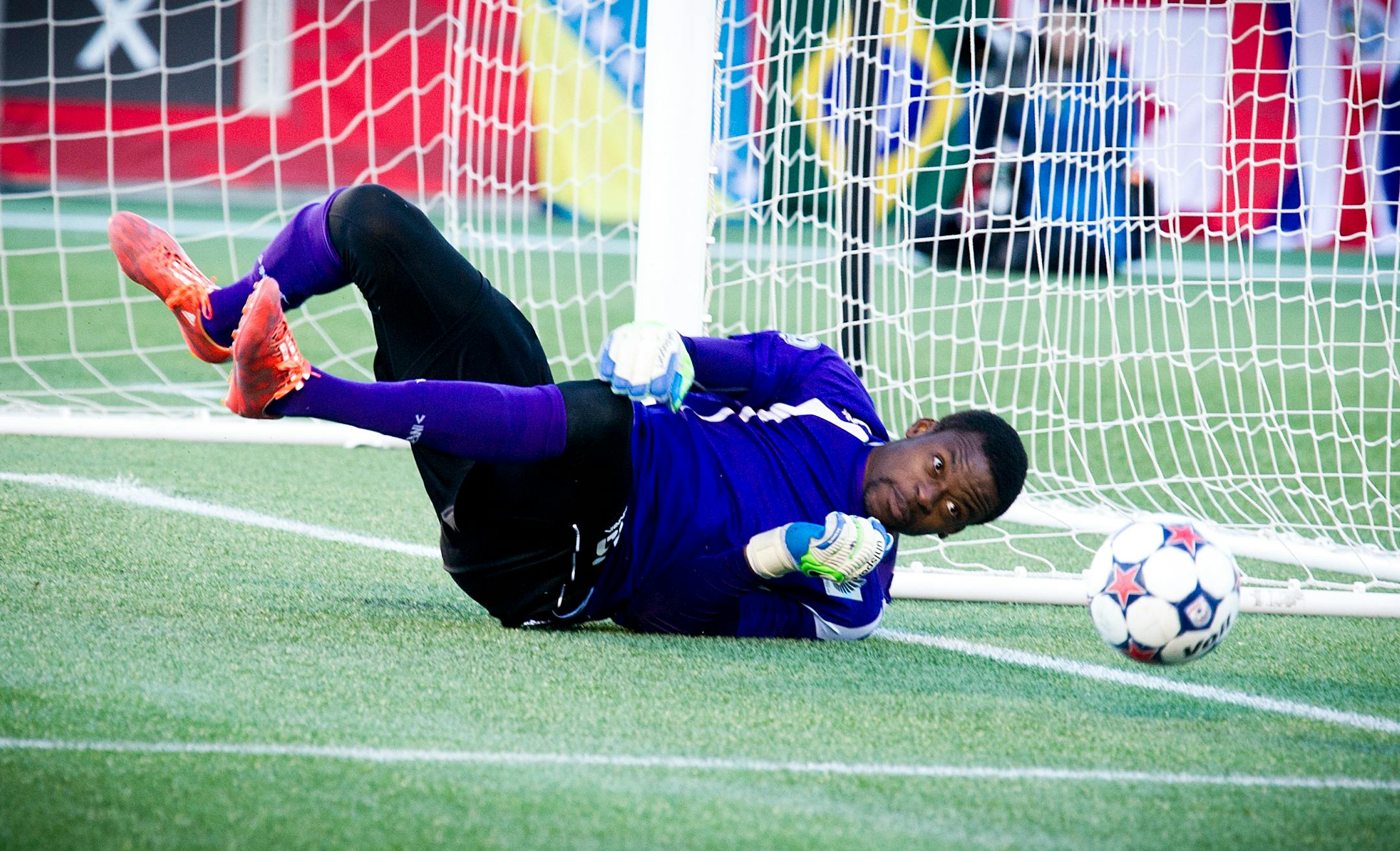Minnesota United goalkeeper Sammy Ndjock