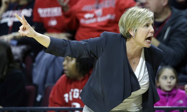 Minnesota head coach Marlene Stollings