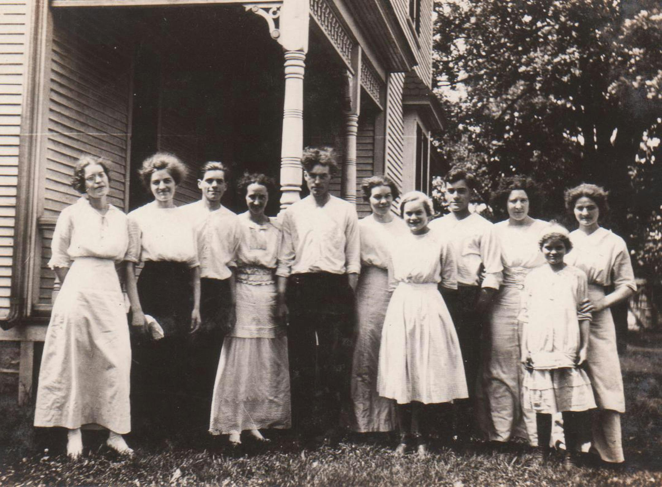 Star Tribune reporter Maya Rao's great-grandmother Clara and her siblings on her wedding day in front of their childhood home in Albert Lea in 1915.