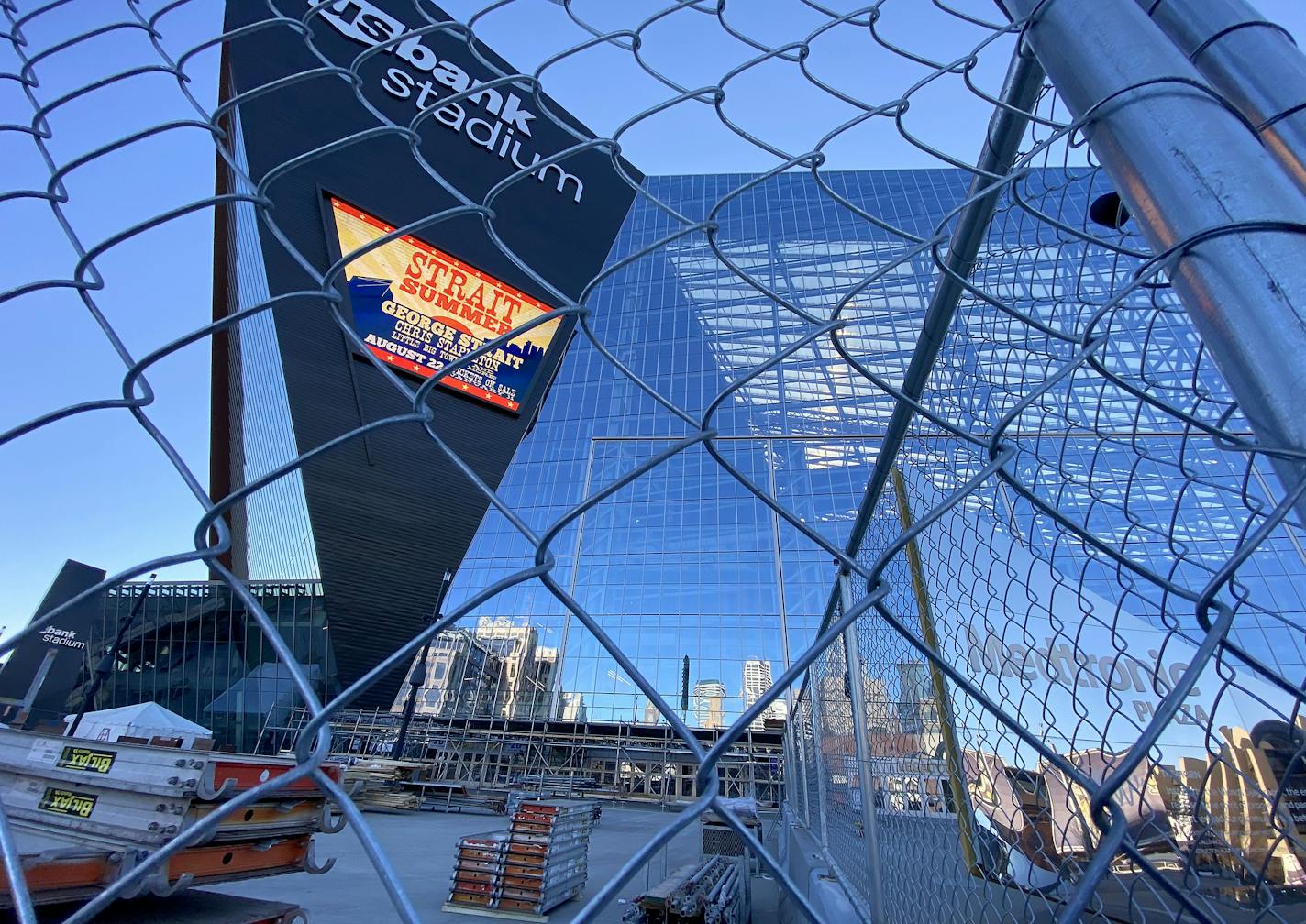 Construction workers built scaffolding on the northwest side of U.S. Bank Stadium. ] LEILA NAVIDI &#x2022; leila.navidi@startribune.com BACKGROUND INFORMATION: Construction workers built scaffolding on the northwest side of U.S. Bank Stadium in downtown Minneapolis on Friday, February 28, 2020.