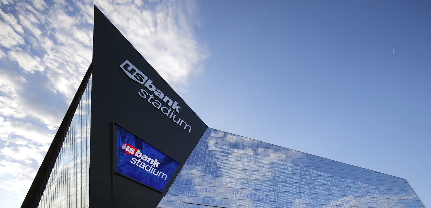 Just under the new US Bank Stadium, the new, much-debated Commons park opened to little fanfare. But the people's park is turning out to be much better than early opponents expected. [ Star Tribune Photo by Tom Wallace &#x2022; tom.wallace@startribune.com EXTRA INFO: Freelancer Frank Martin Tuesday July 26, 2016 ORG XMIT: MIN1607260941190763