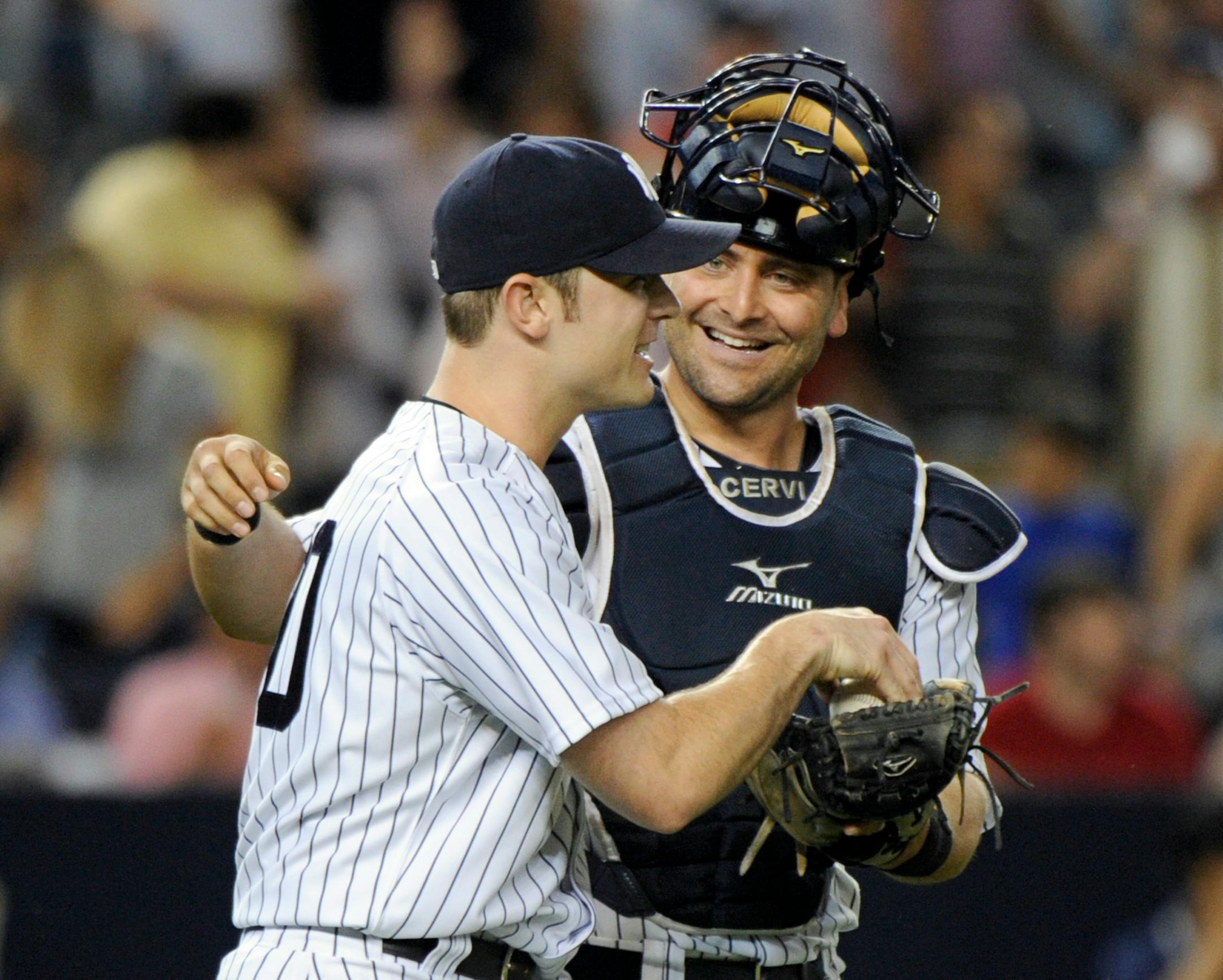 David Robertson is leaving the New York Yankees after one season as closer, agreeing to a $46 million, four-year contract with the Chicago White Sox, according to two people familiar with the negotiations.