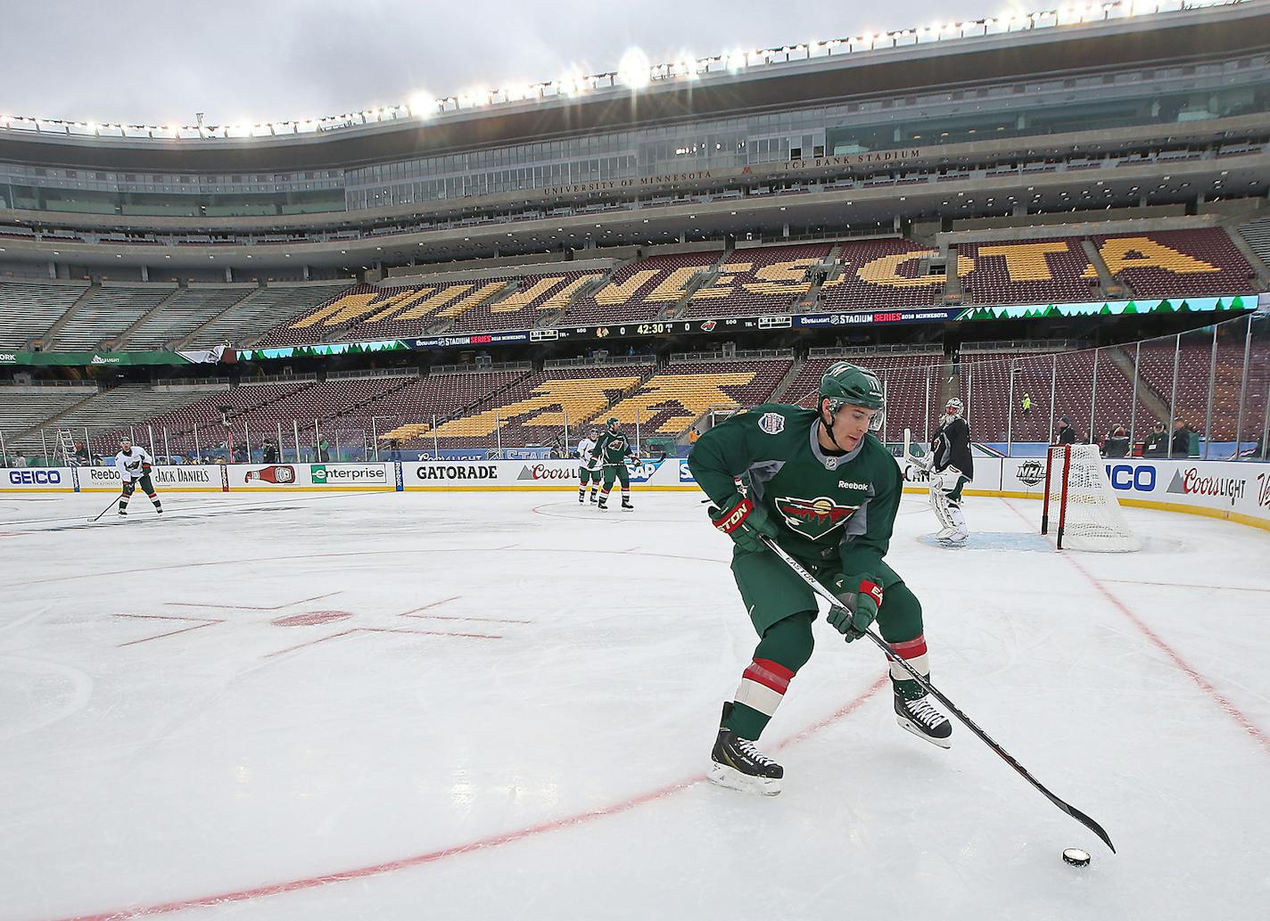 Minnesota Wild left wing Zach Parise took to the ice for a practice before the 2016 Stadium Series Alumni game at TCF Bank Stadium, Saturday, February 20, 2016 in Minneapolis, MN. ] (ELIZABETH FLORES/STAR TRIBUNE) ELIZABETH FLORES &#x2022; eflores@startribune.com