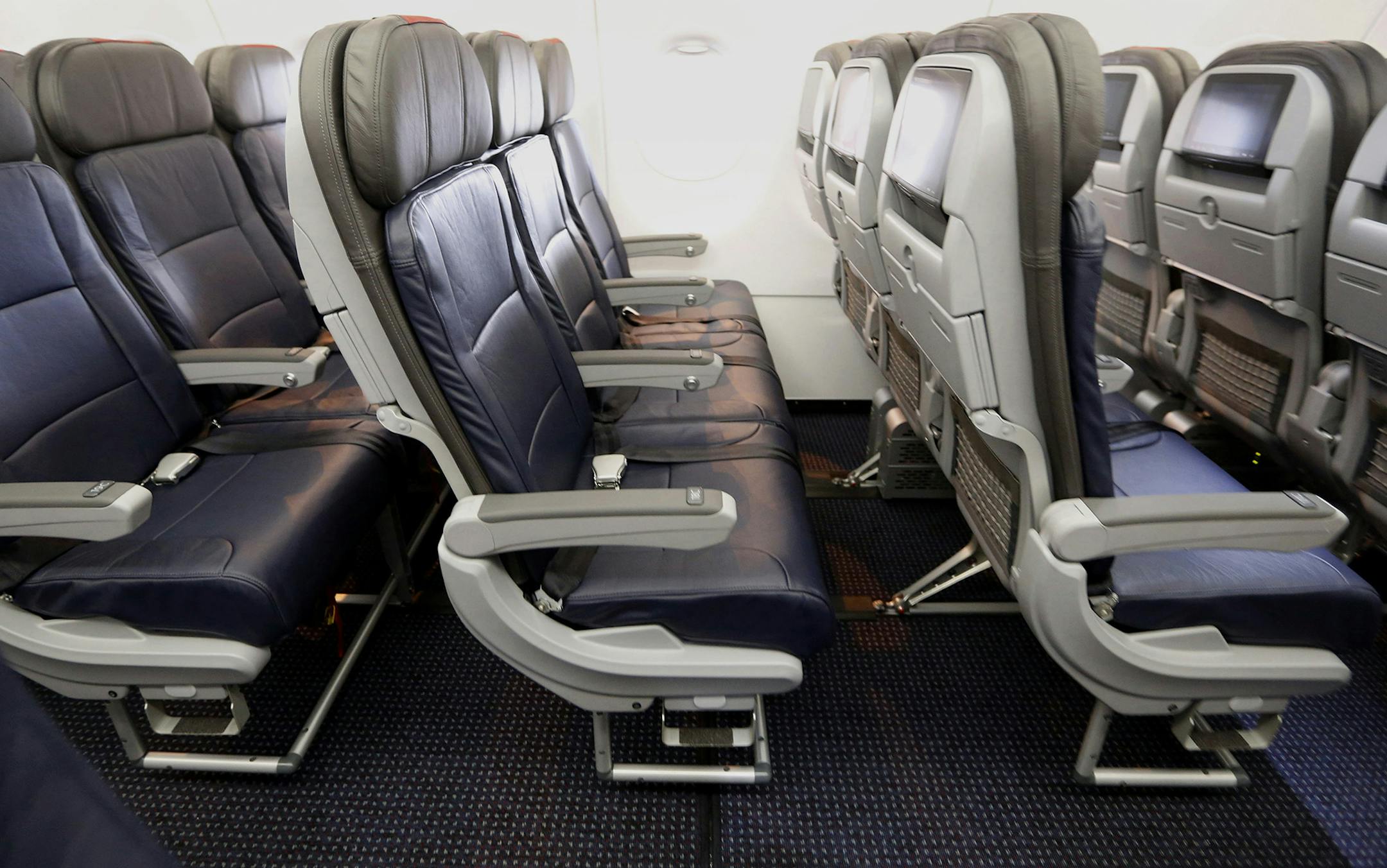 American Airlines’ Airbus A319 still features seatback screens.