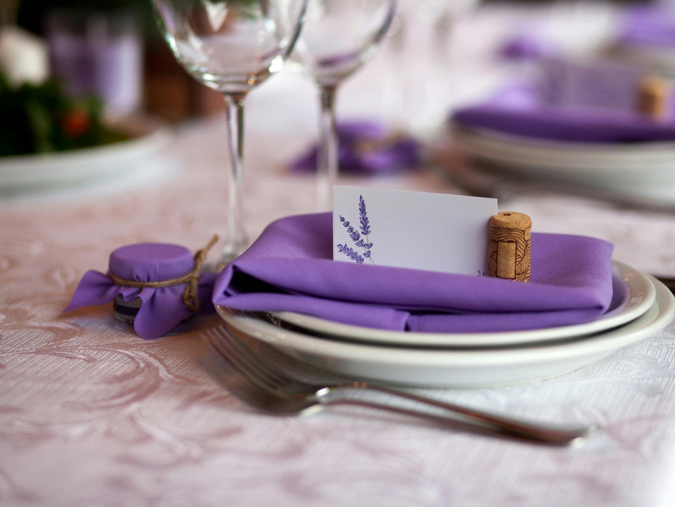 Don't wait until crunch time to begin thinking about your wedding seating chart. (Photo courtesy Fotolia/TNS) ORG XMIT: 1183239