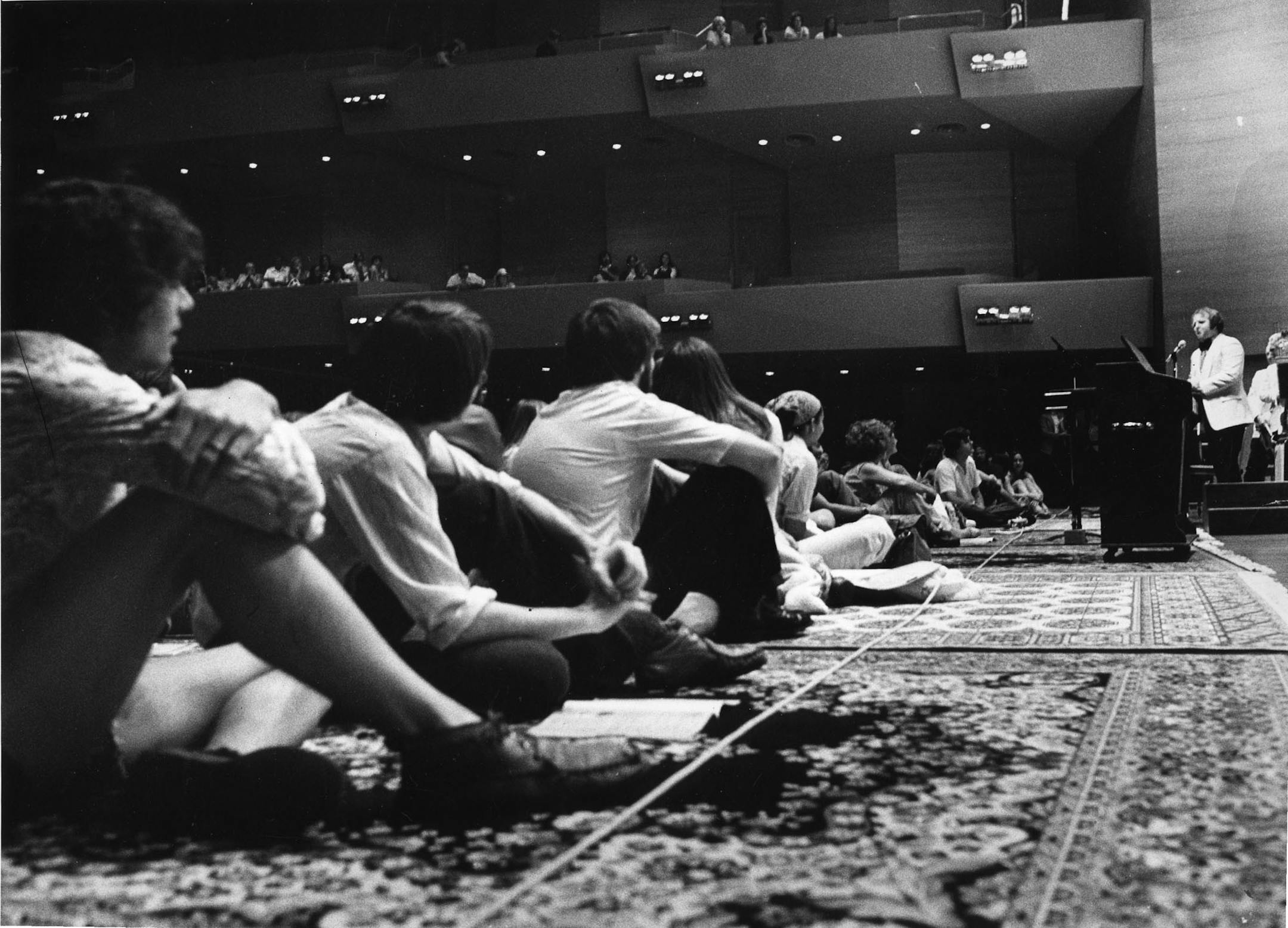 A Minnesota Orchestra "rug concert" at Orchestra Hall, June 1976. ORG XMIT: MIN1302151148223087