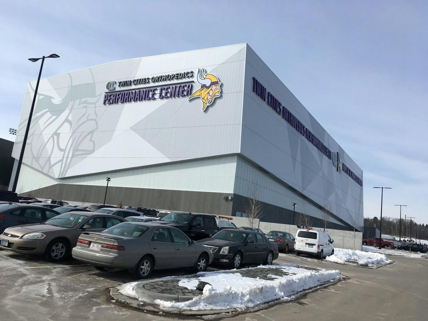 Vikings show off new practice facility to public.