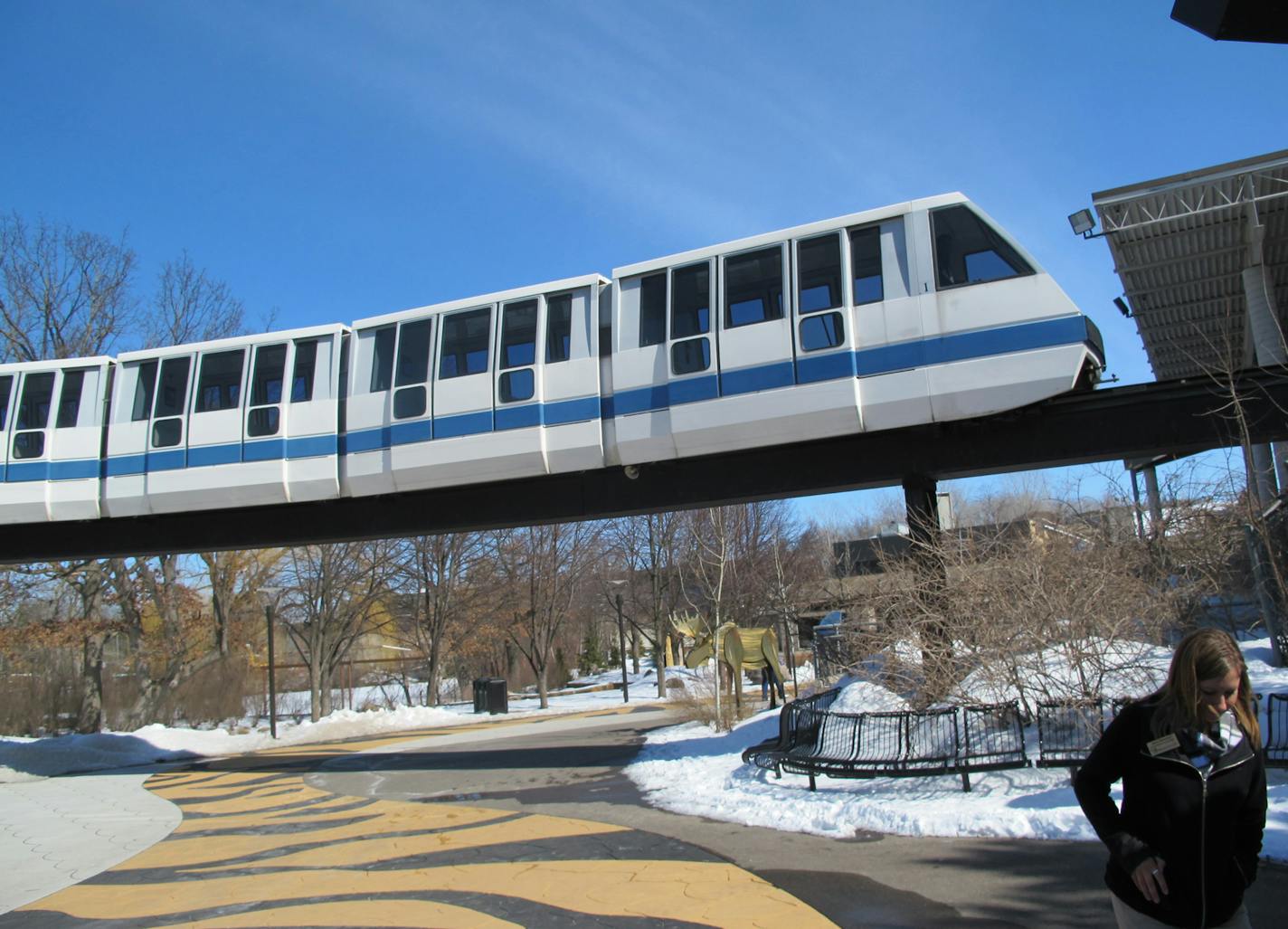 Jim Adams &#x2022; startribune.com Apple Valley, MN 3/25/2011 - The monorail train at the Minnesota Zoo stalled for 2 hours on Friday. Apple valley firefighters were called to get 44 passengers off the train, using ladders with handrails.