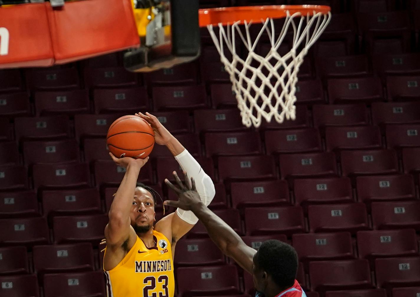 Brandon Johnson battled foul trouble in his first games with the Gophers, and the transfer from Western Michigan said he realizes he has to do what he can to stay on the floor.